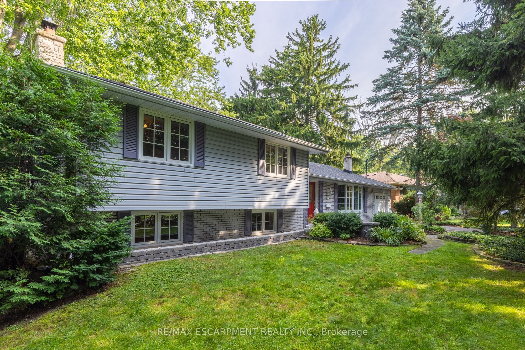 401 Cairncroft Road Property Photo 4