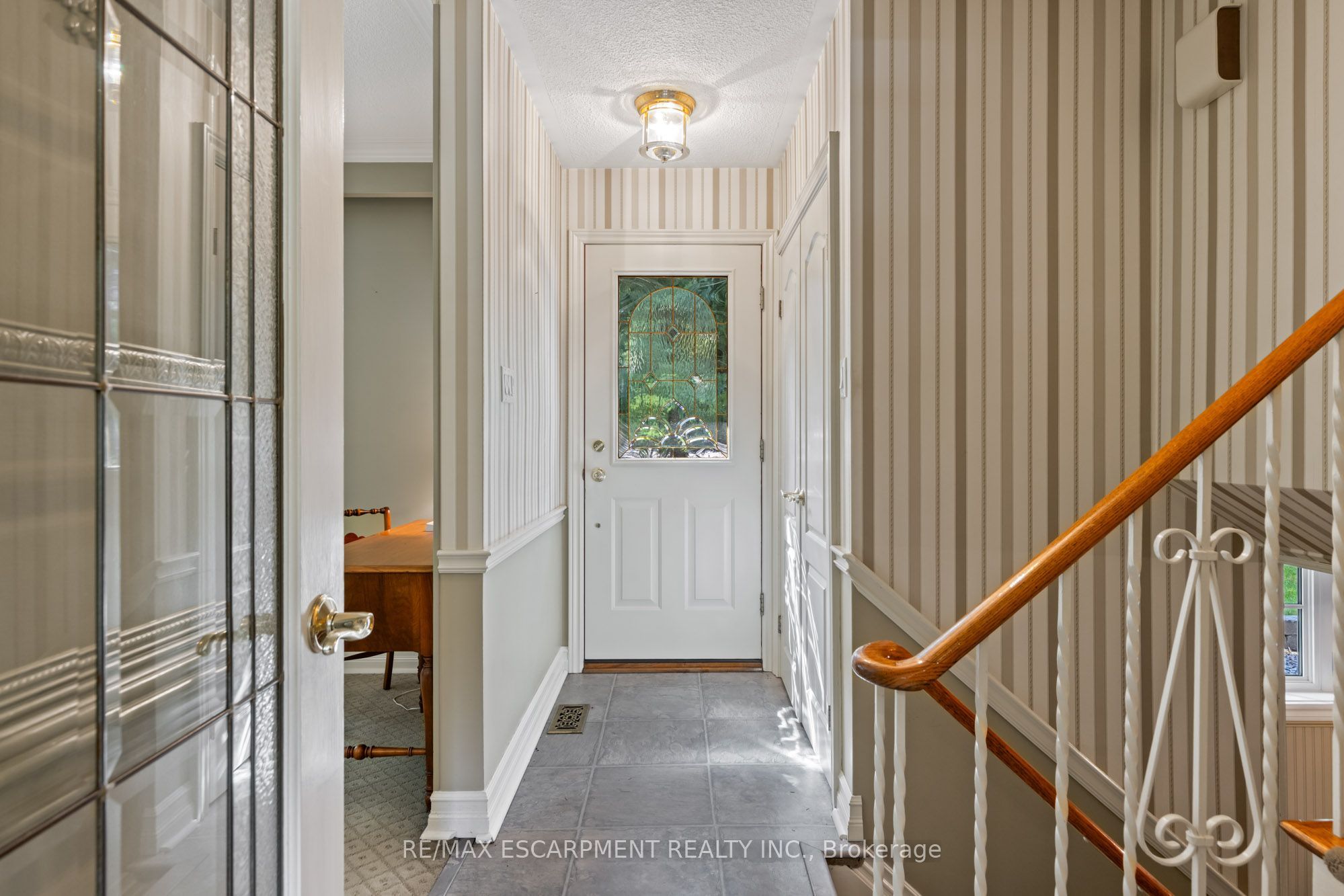 401 Cairncroft Road Property Photo 7