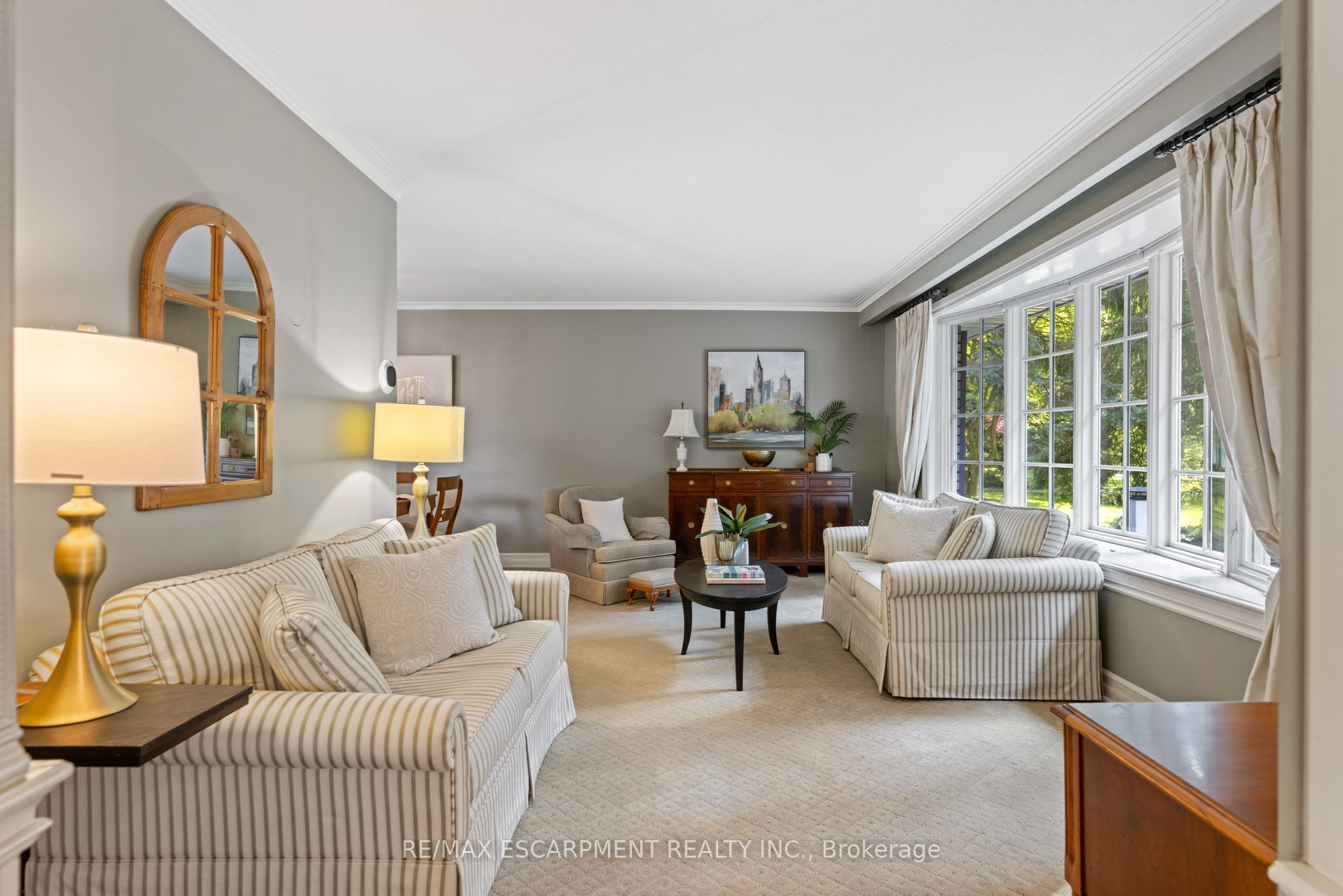 401 Cairncroft Road Property Photo 8
