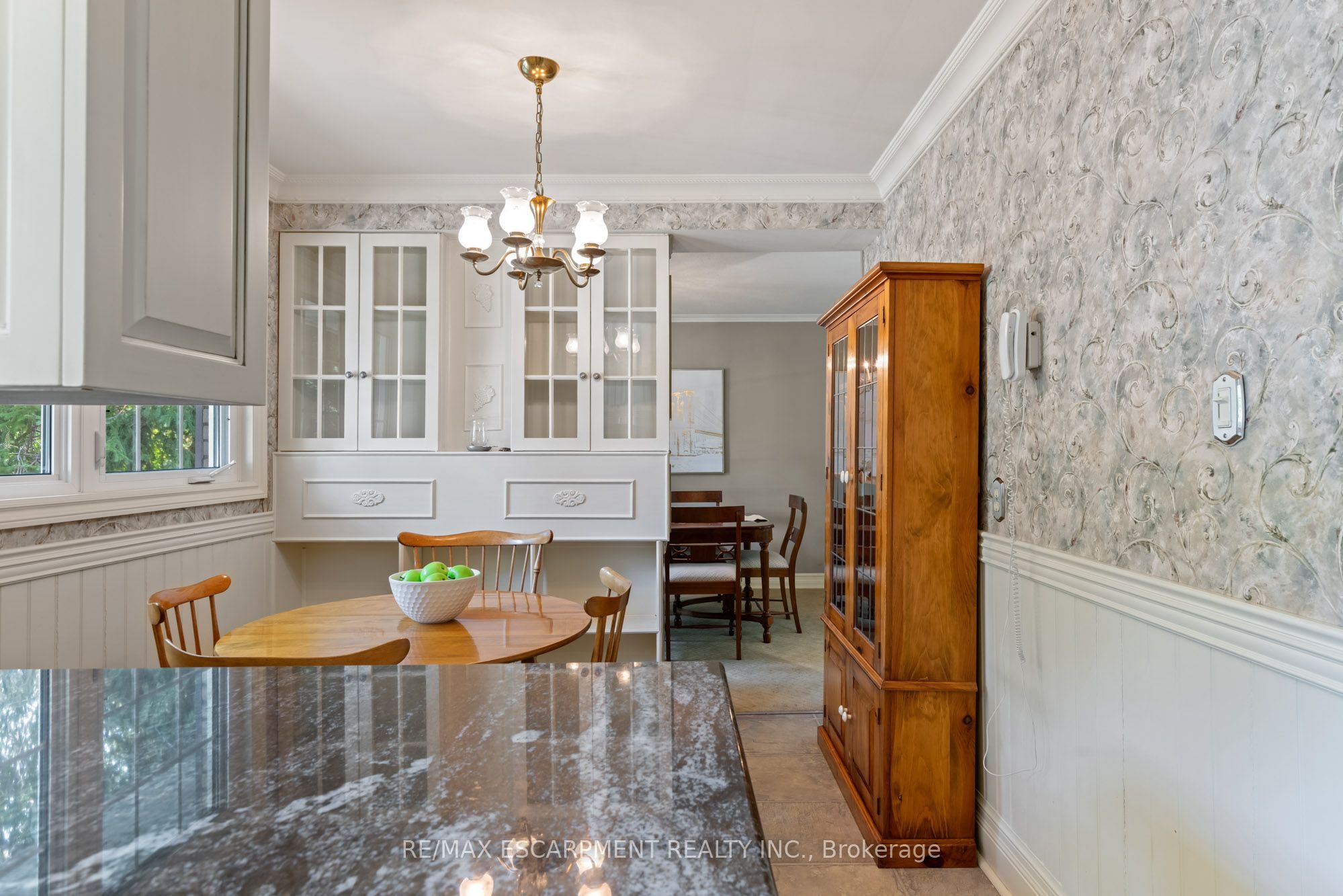 401 Cairncroft Road Property Photo 12