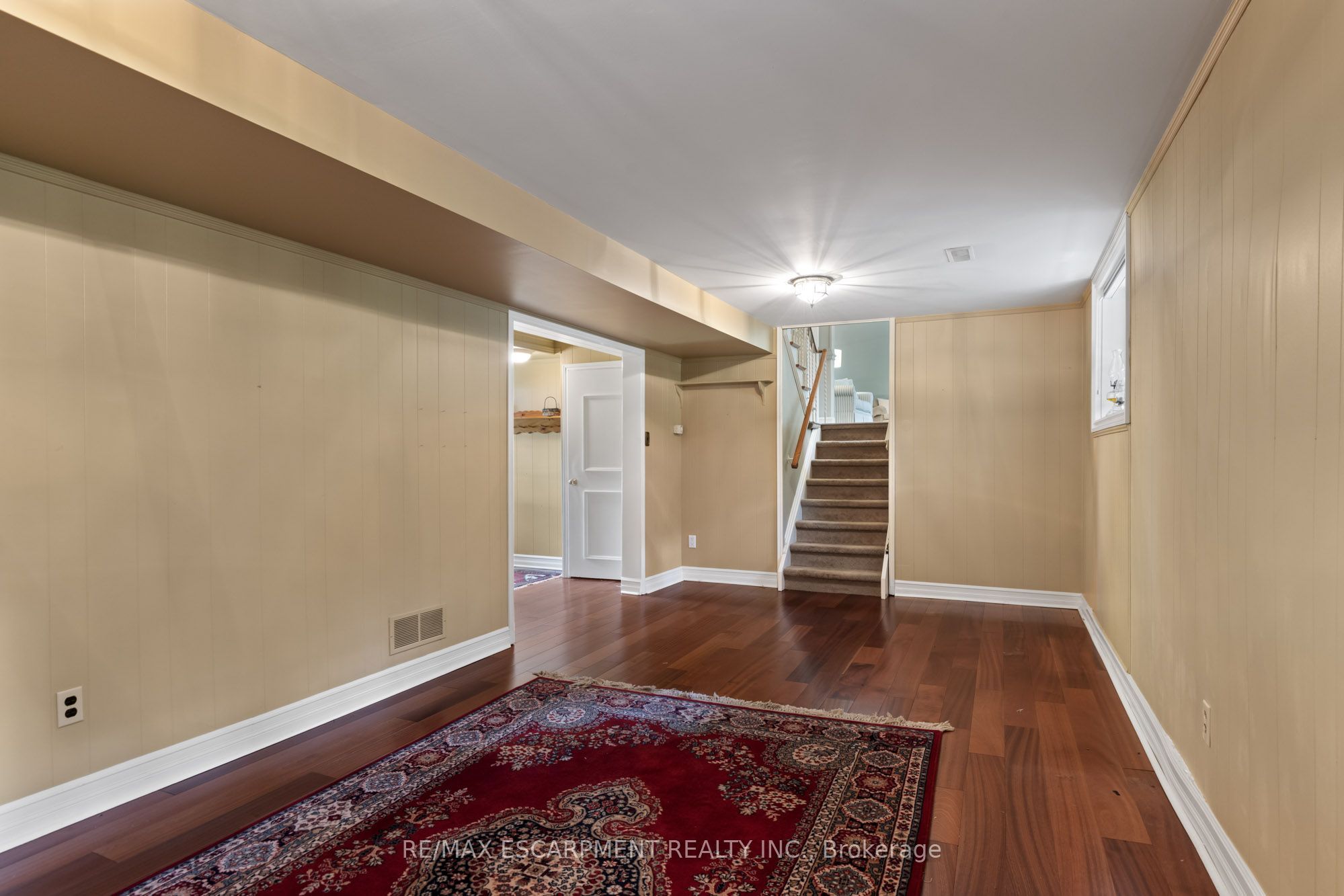 401 Cairncroft Road Property Photo 20