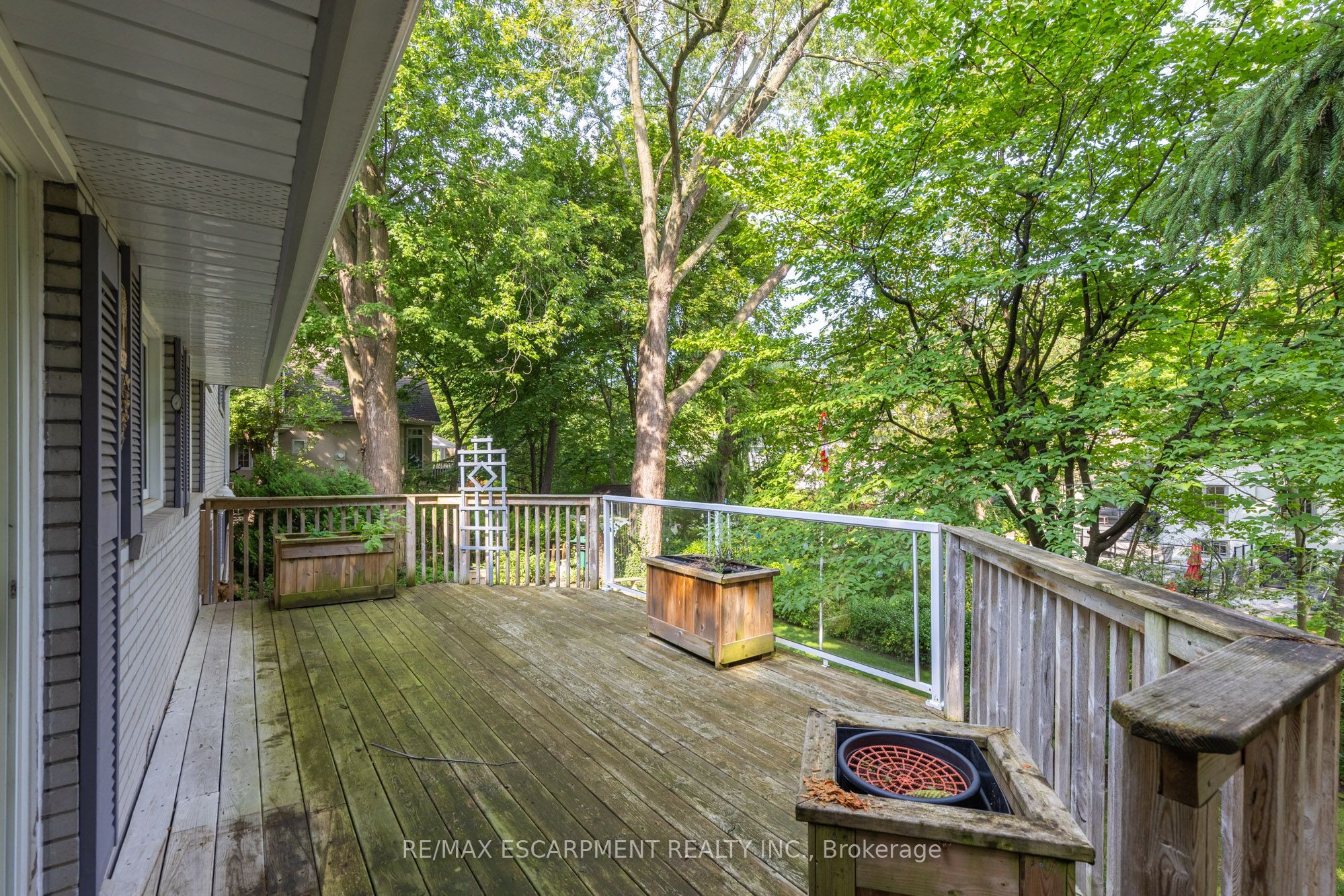 401 Cairncroft Road Property Photo 24