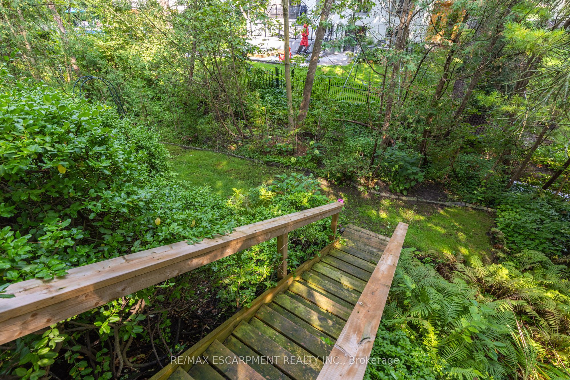 401 Cairncroft Road Property Photo 27