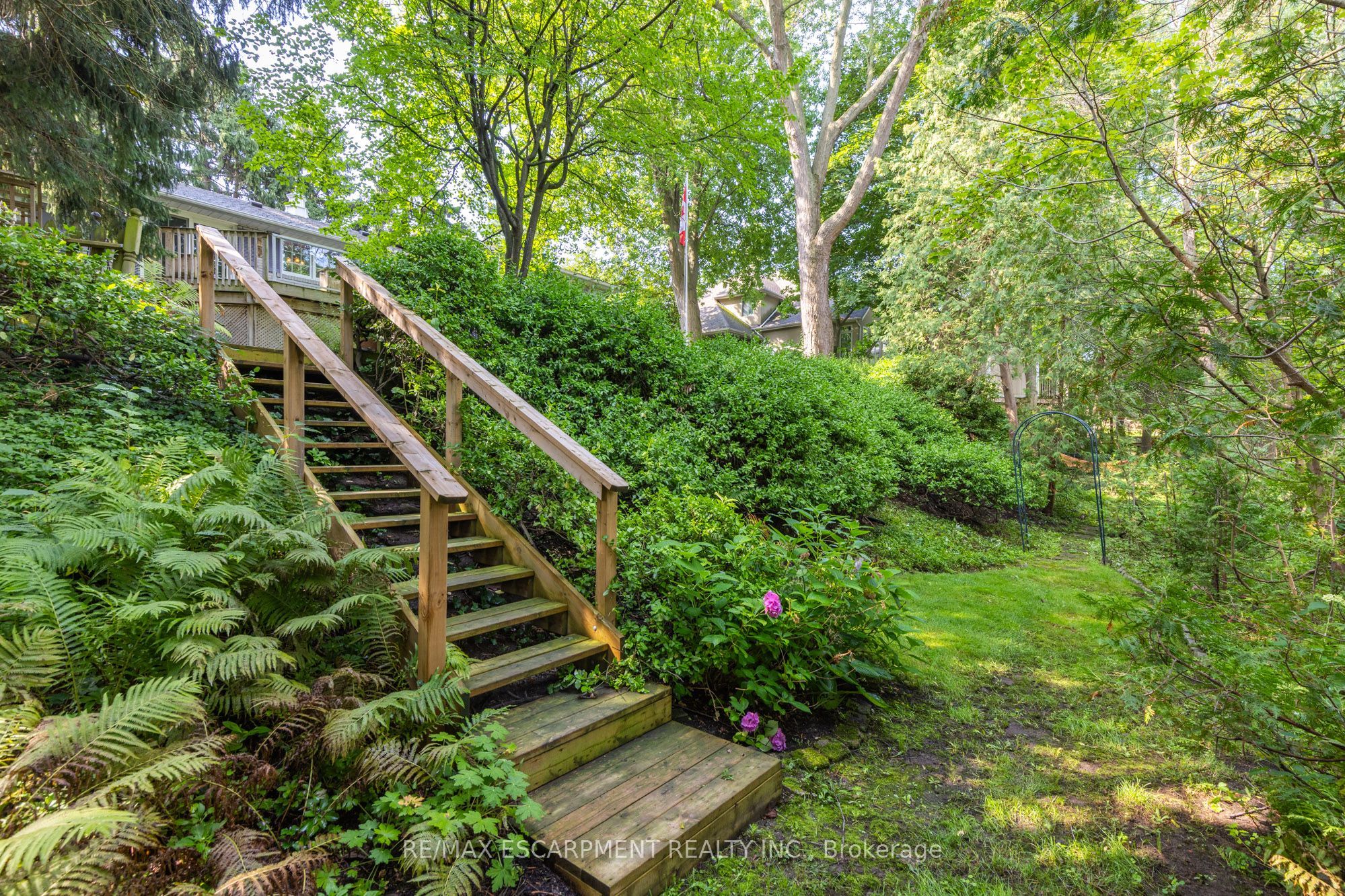 401 Cairncroft Road Property Photo 28