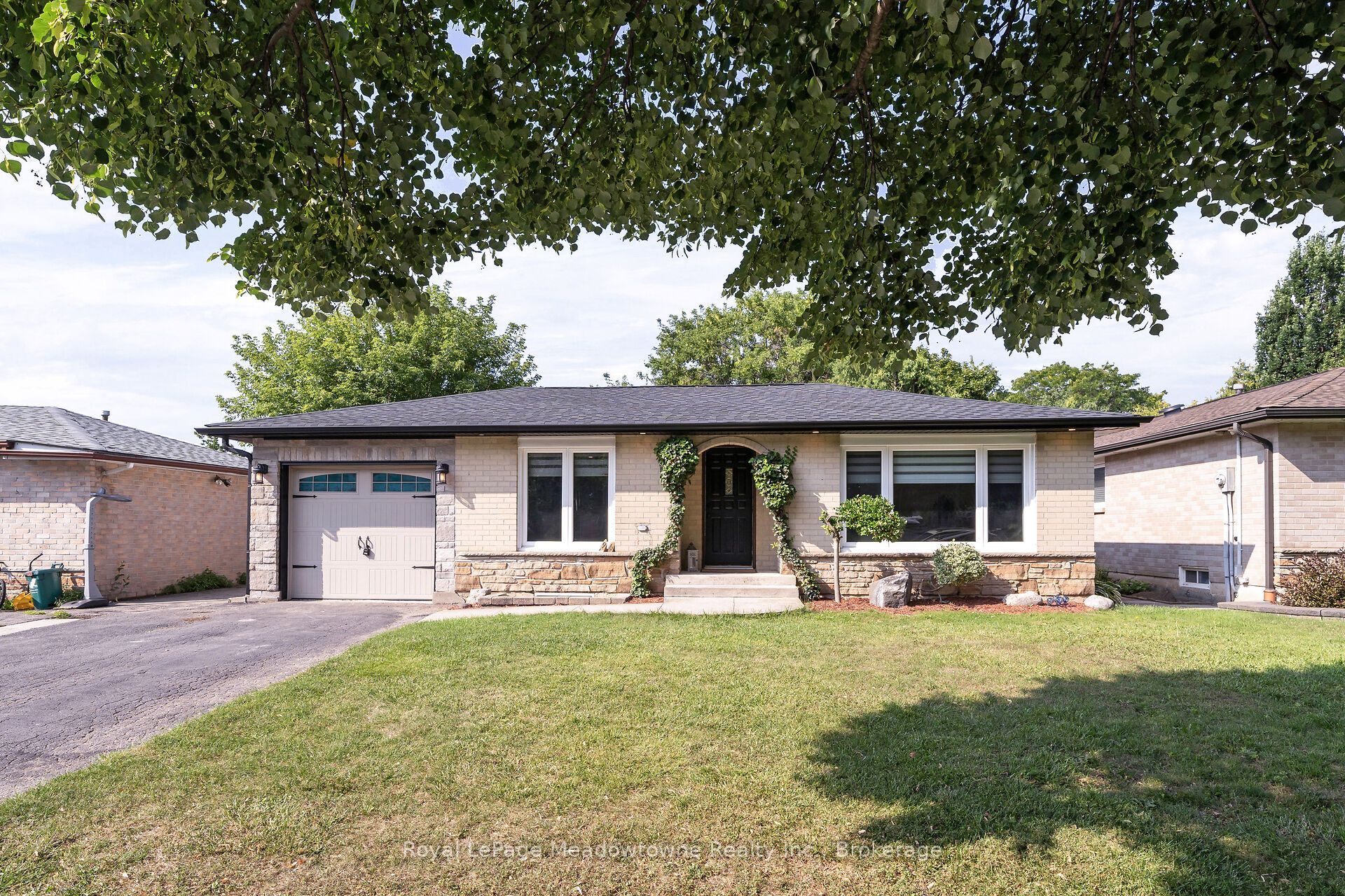 96 Macdonald Crescent Property Photo 2