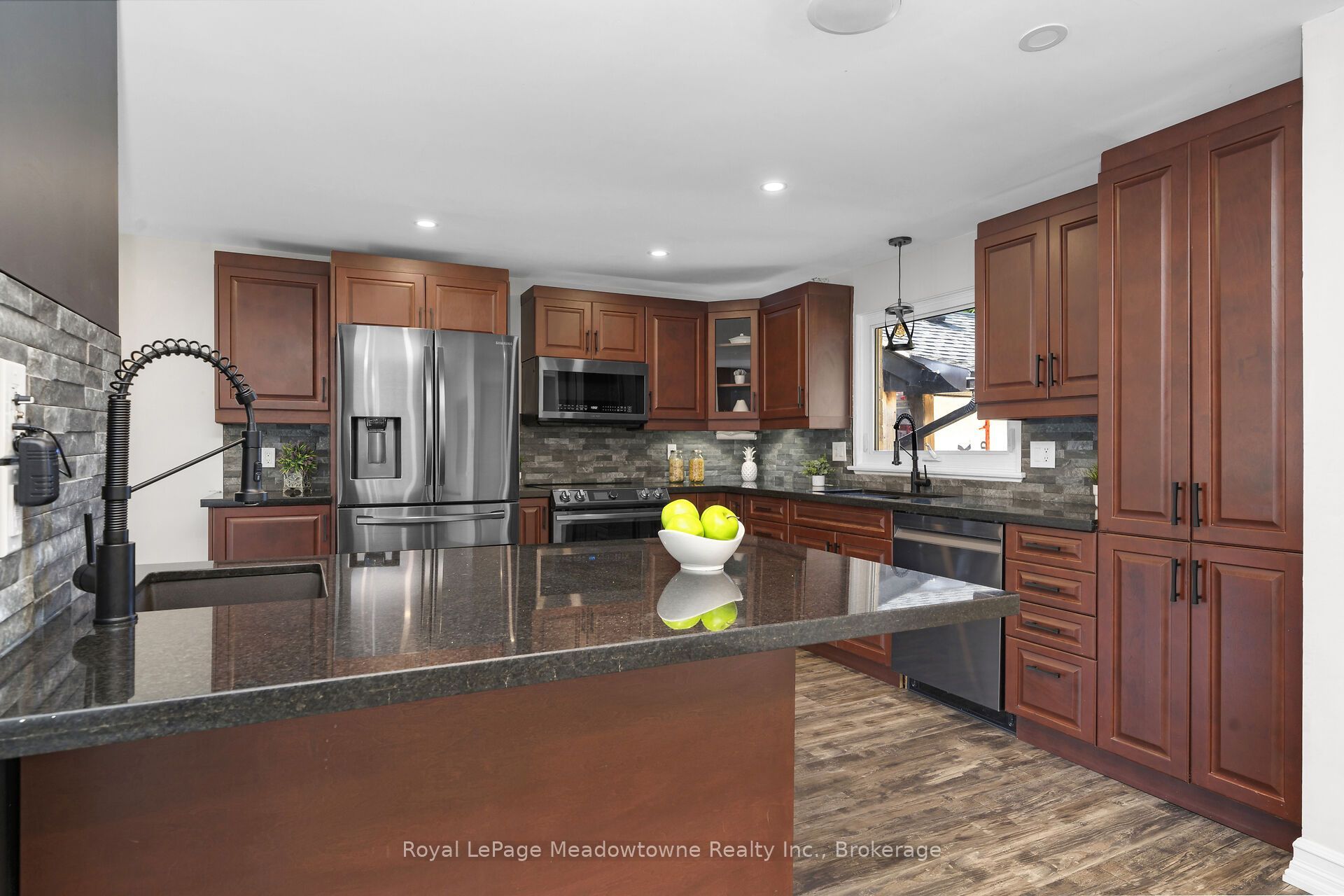 96 Macdonald Crescent Property Photo 7