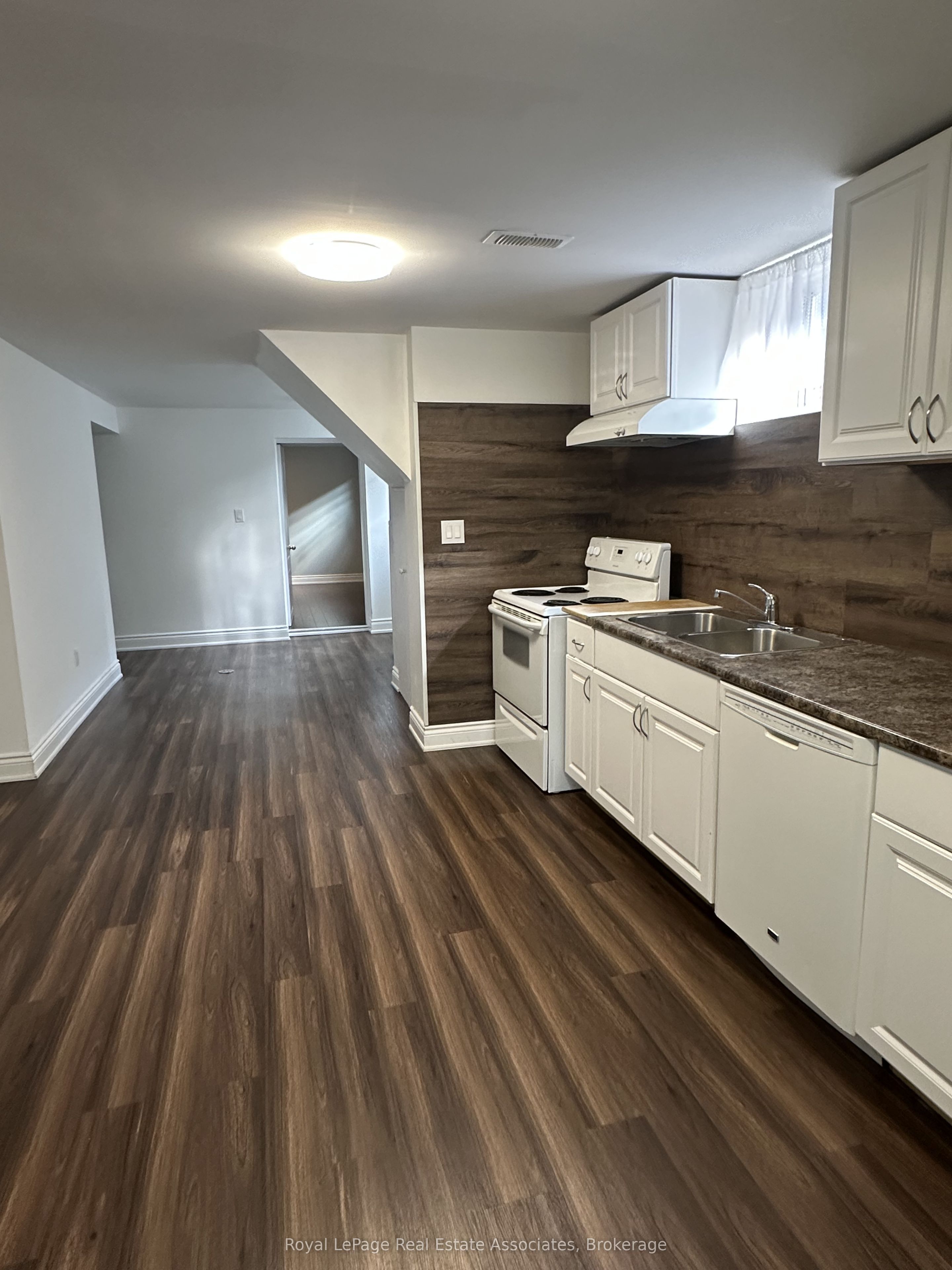 1590 Coram Crescent (basement) Property Photo 1