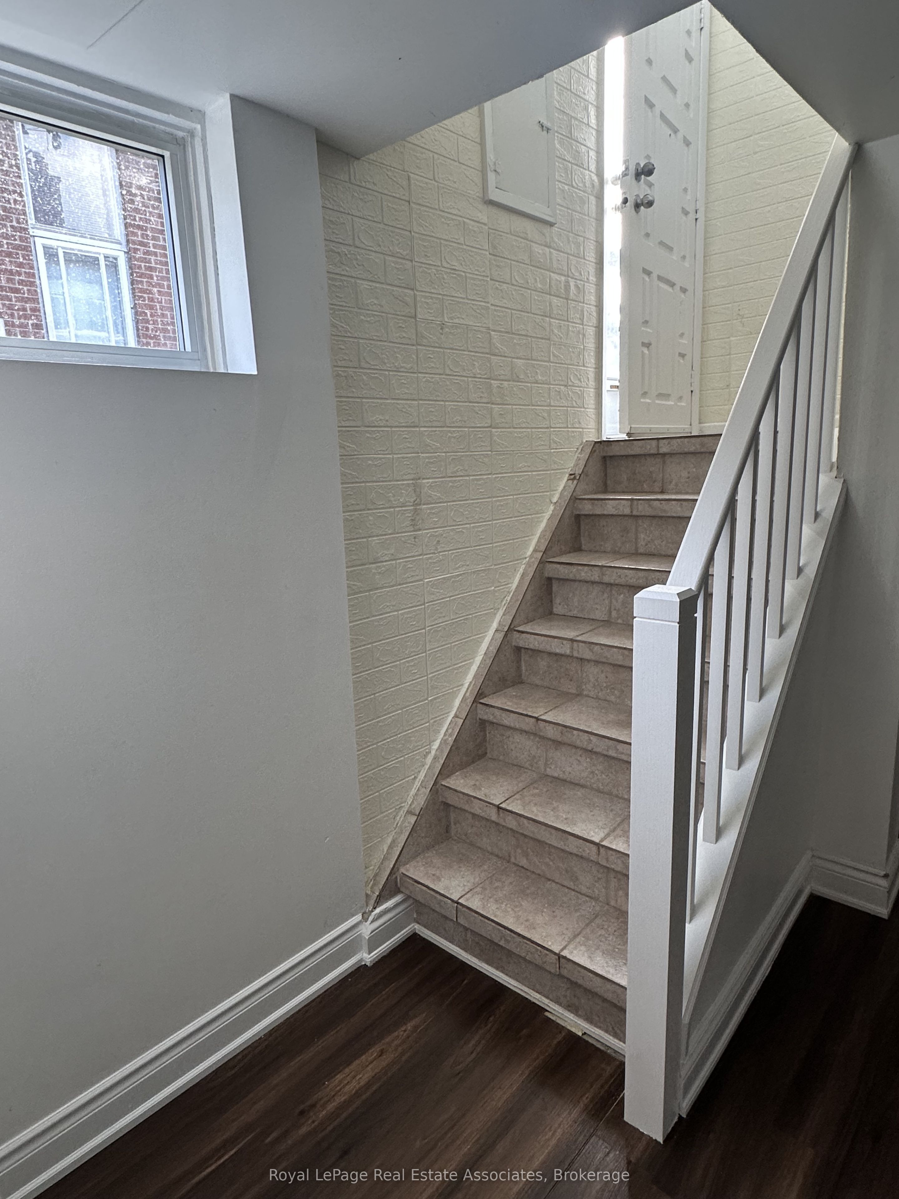 1590 Coram Crescent (basement) Property Photo 2