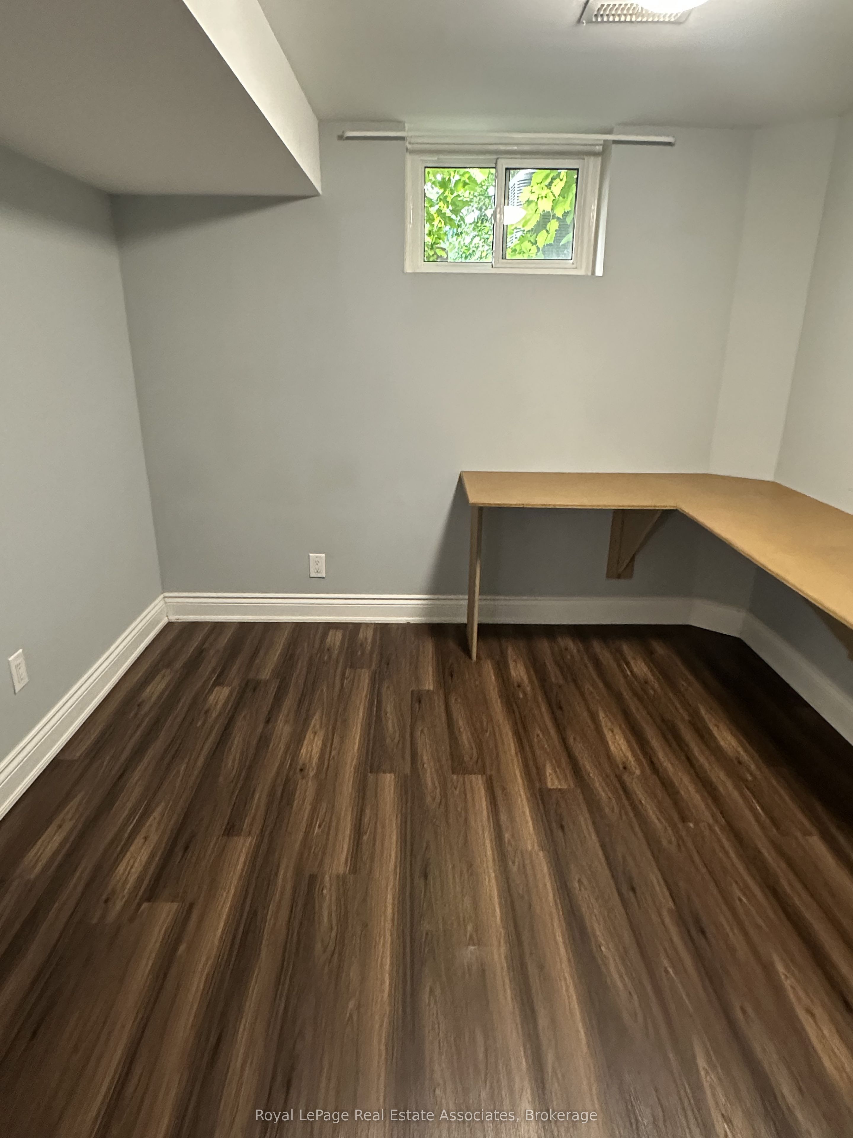 1590 Coram Crescent (basement) Property Photo 10