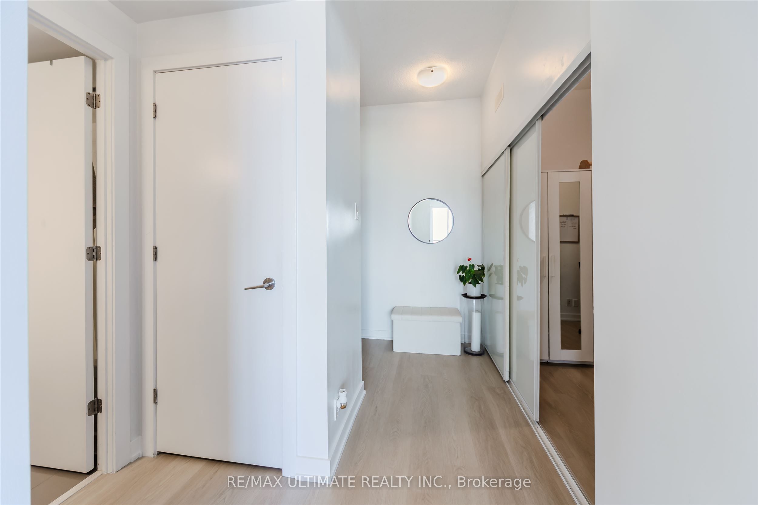 2220 Lake Shore Boulevard W 2706 Property Photo 6