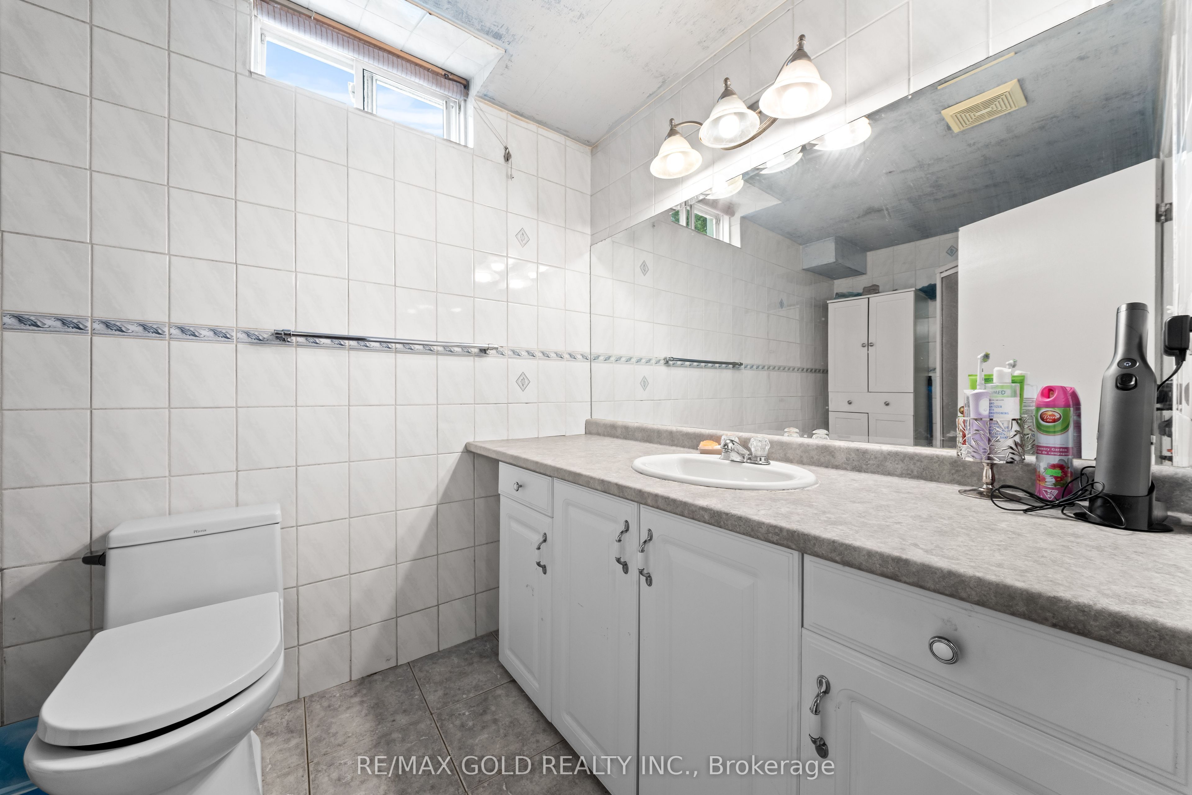 35 Goreridge Crescent Property Photo 21