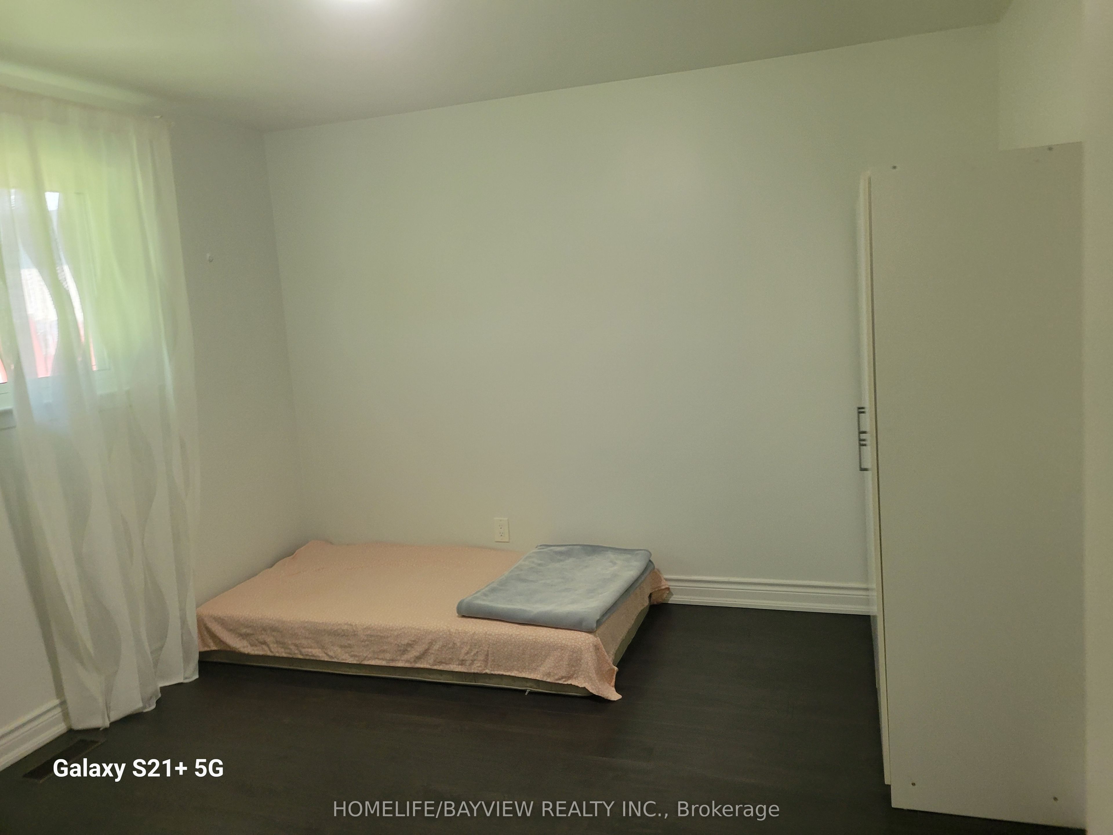 68 Broadoaks(main Floor Only) Drive Property Photo 12