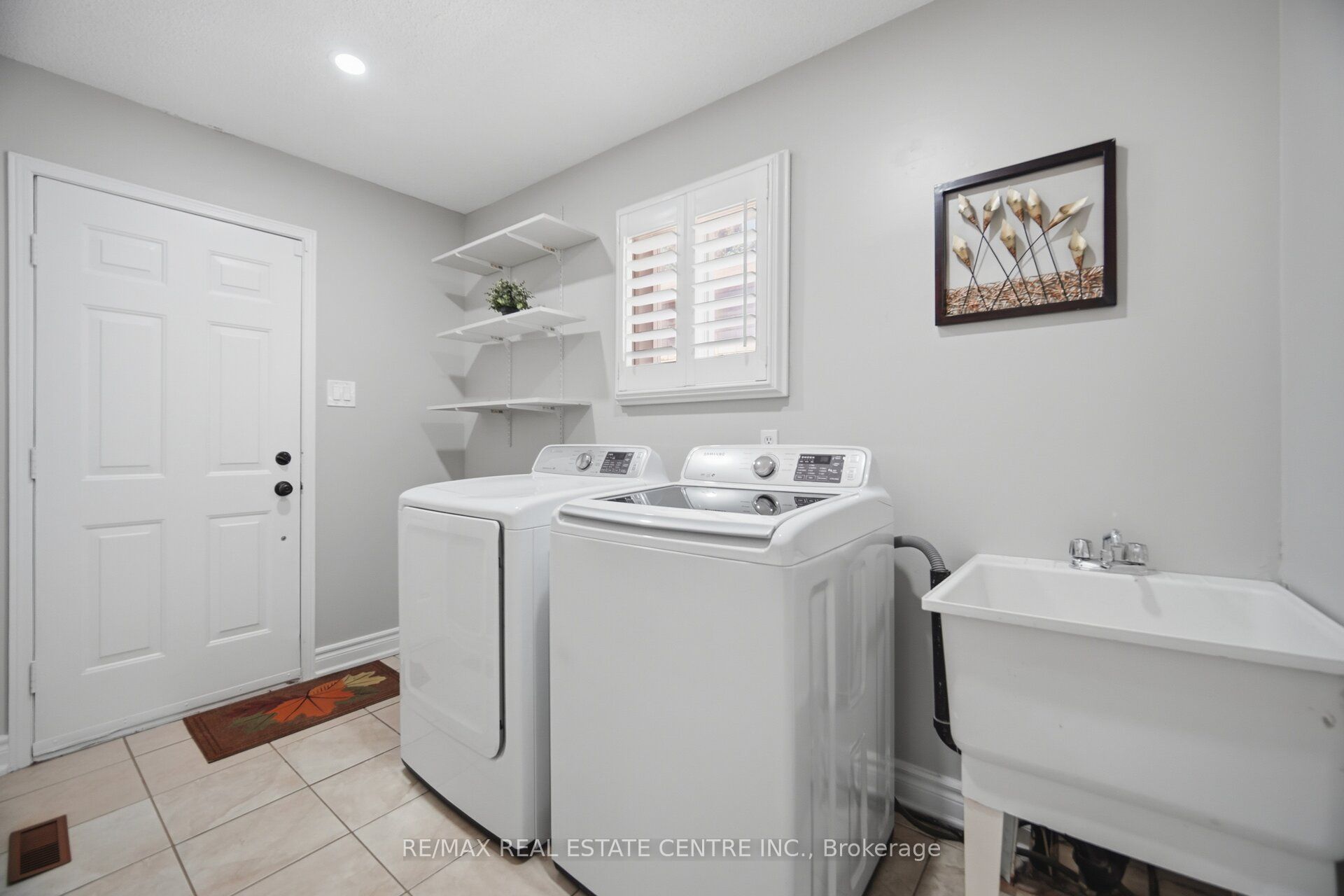 1558 Highbrook Avenue Property Photo 16