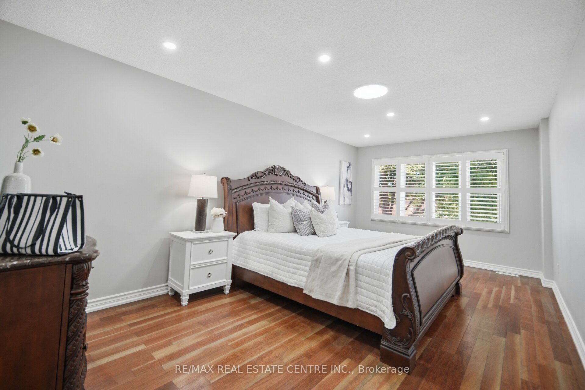 1558 Highbrook Avenue Property Photo 17