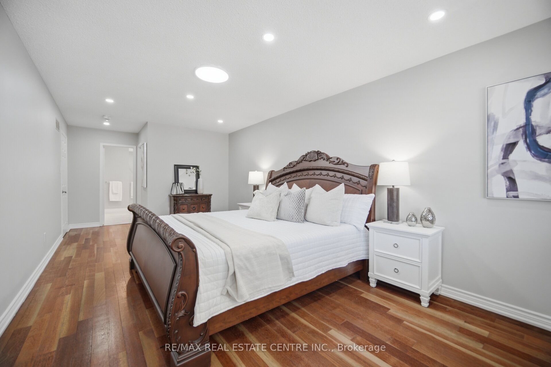 1558 Highbrook Avenue Property Photo 18