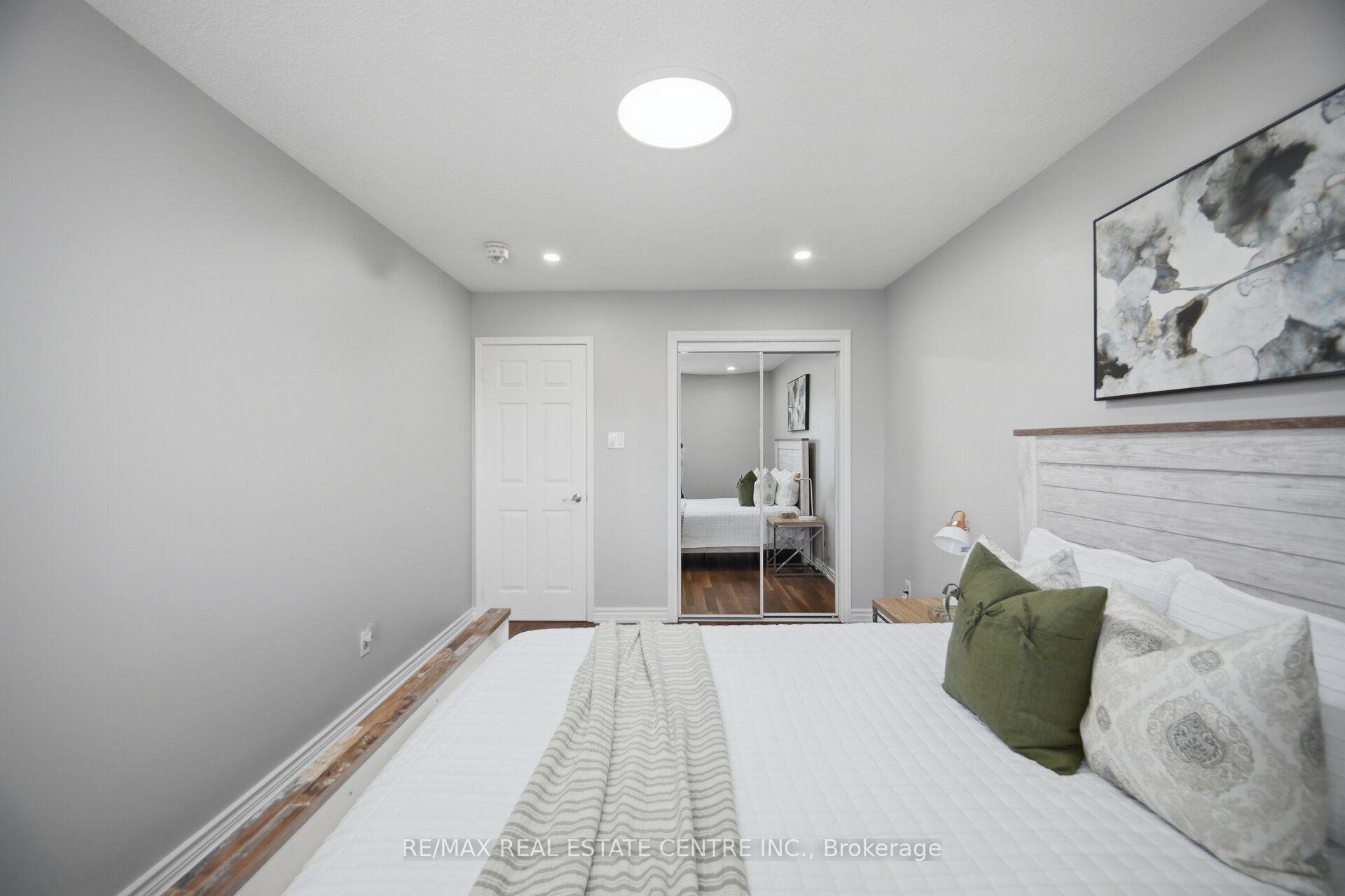 1558 Highbrook Avenue Property Photo 23