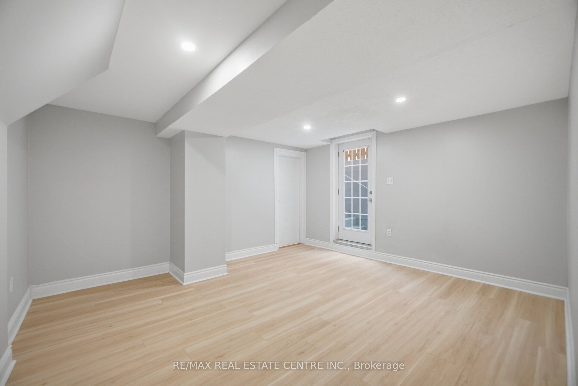 1558 Highbrook Avenue Property Photo 41