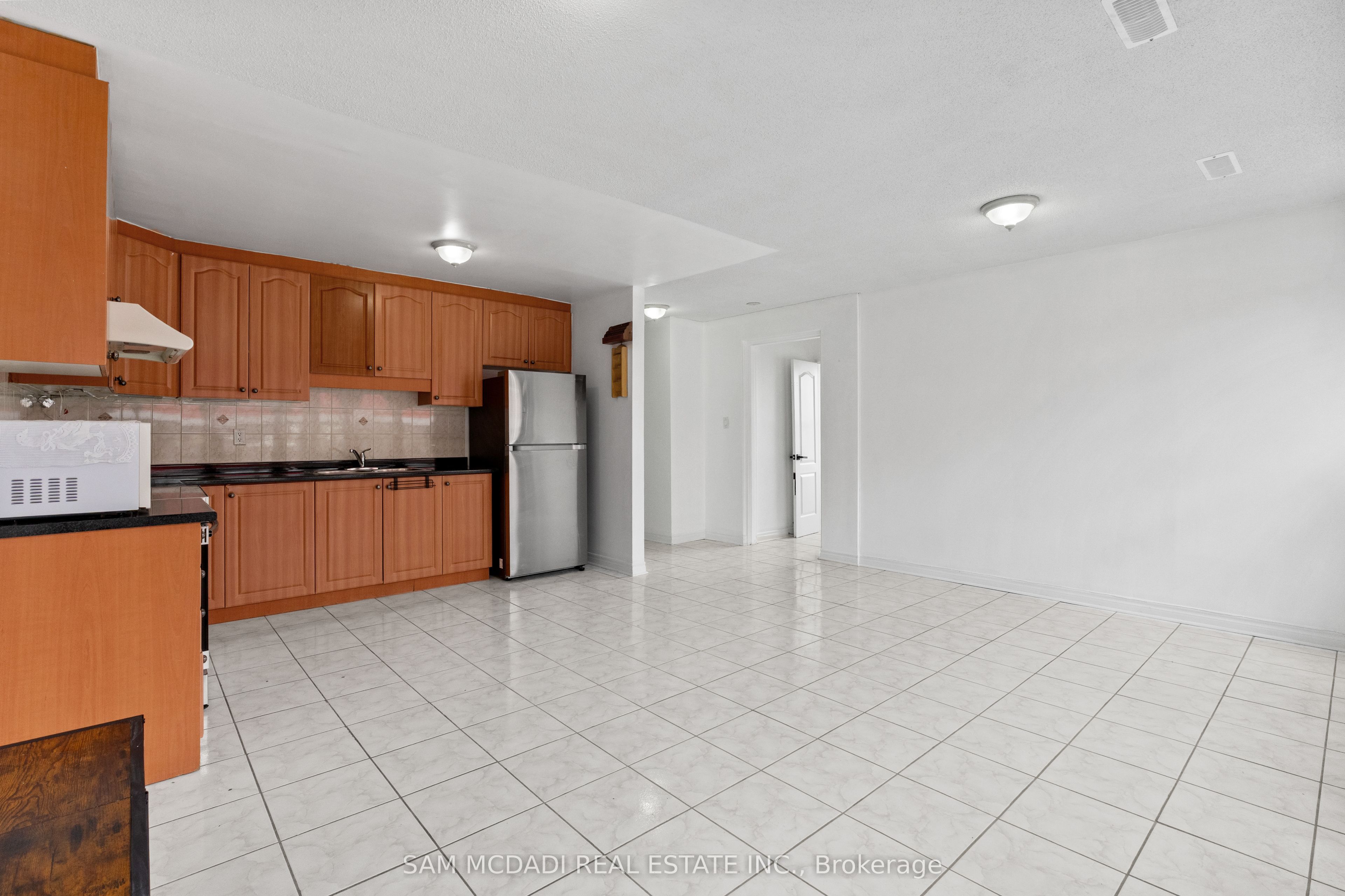 2922 Islington Avenue 3 Property Photo 6