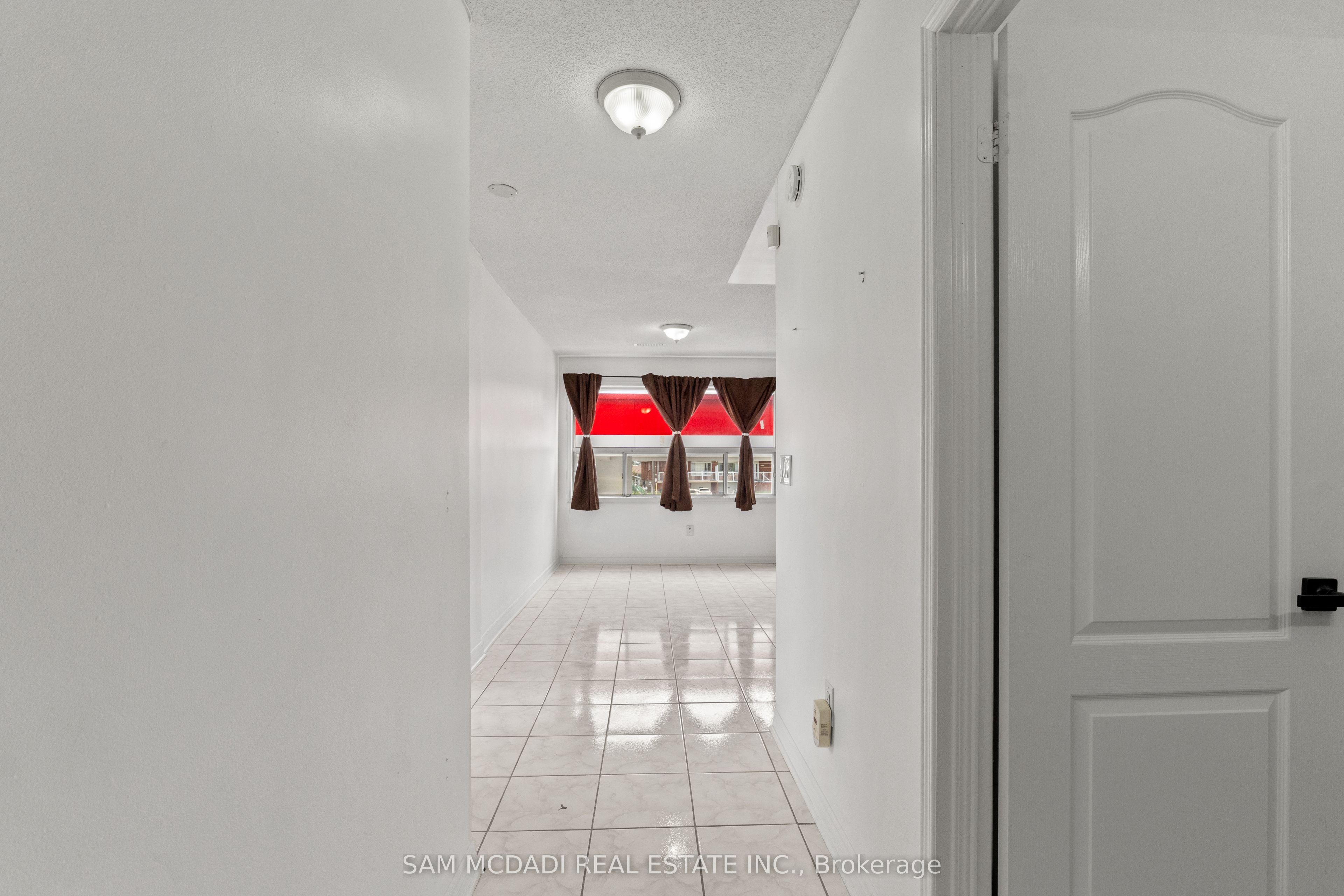 2922 Islington Avenue 3 Property Photo 9