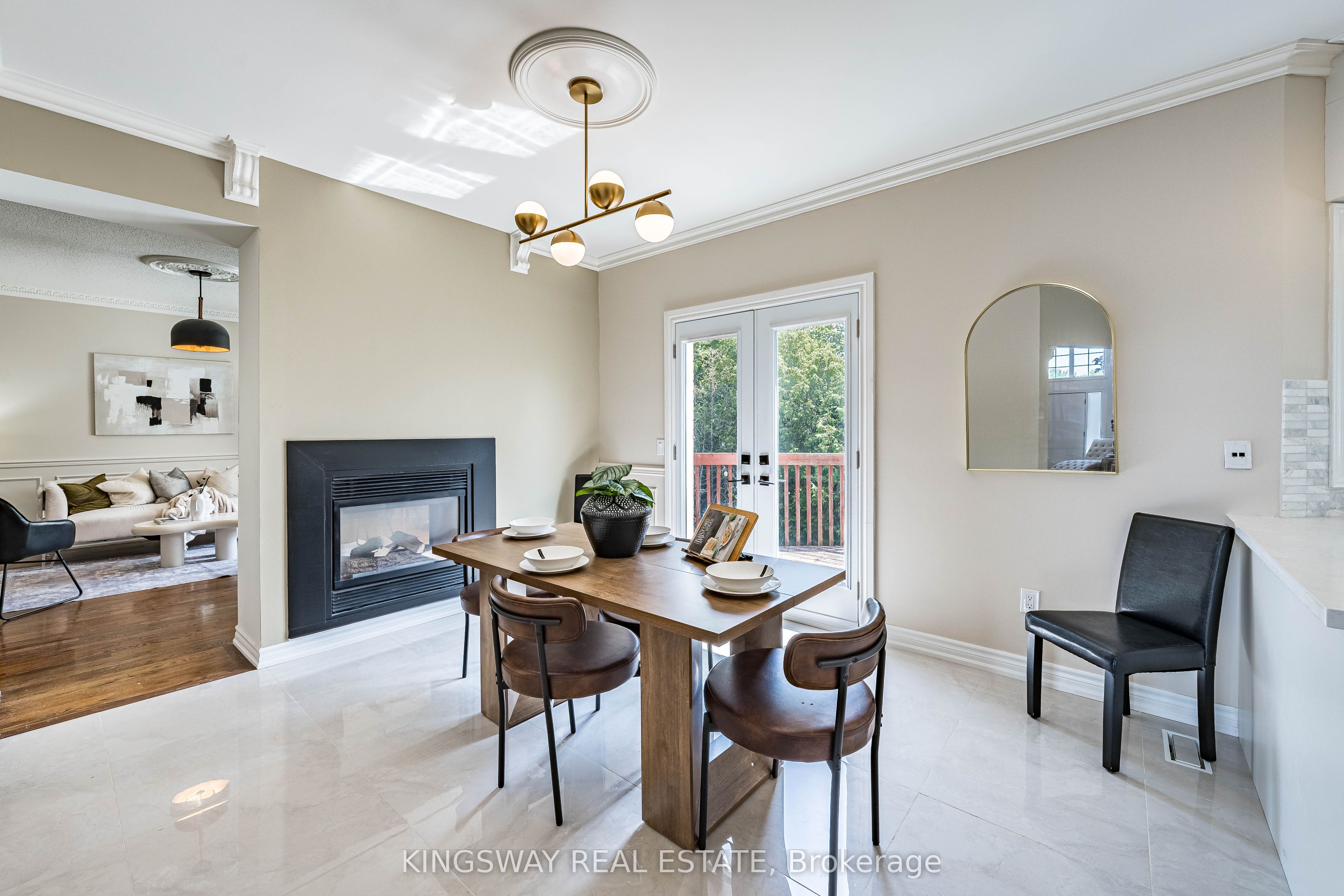 5969 Rayshaw Crescent E Property Photo 11