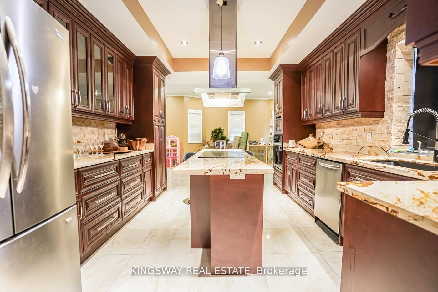 5969 Rayshaw Crescent E Property Photo 41