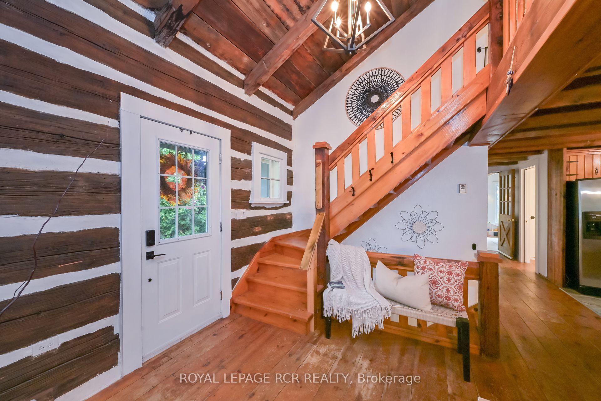1762 Queen Street Property Photo 6