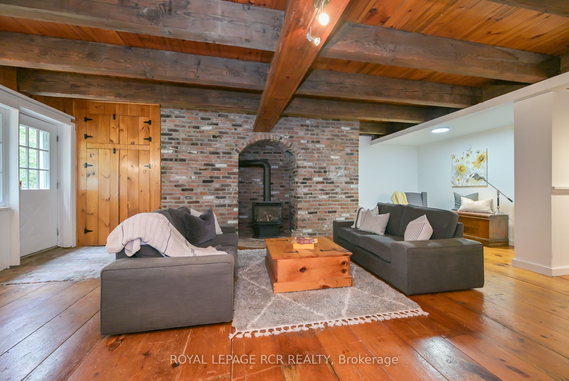 1762 Queen Street Property Photo 22