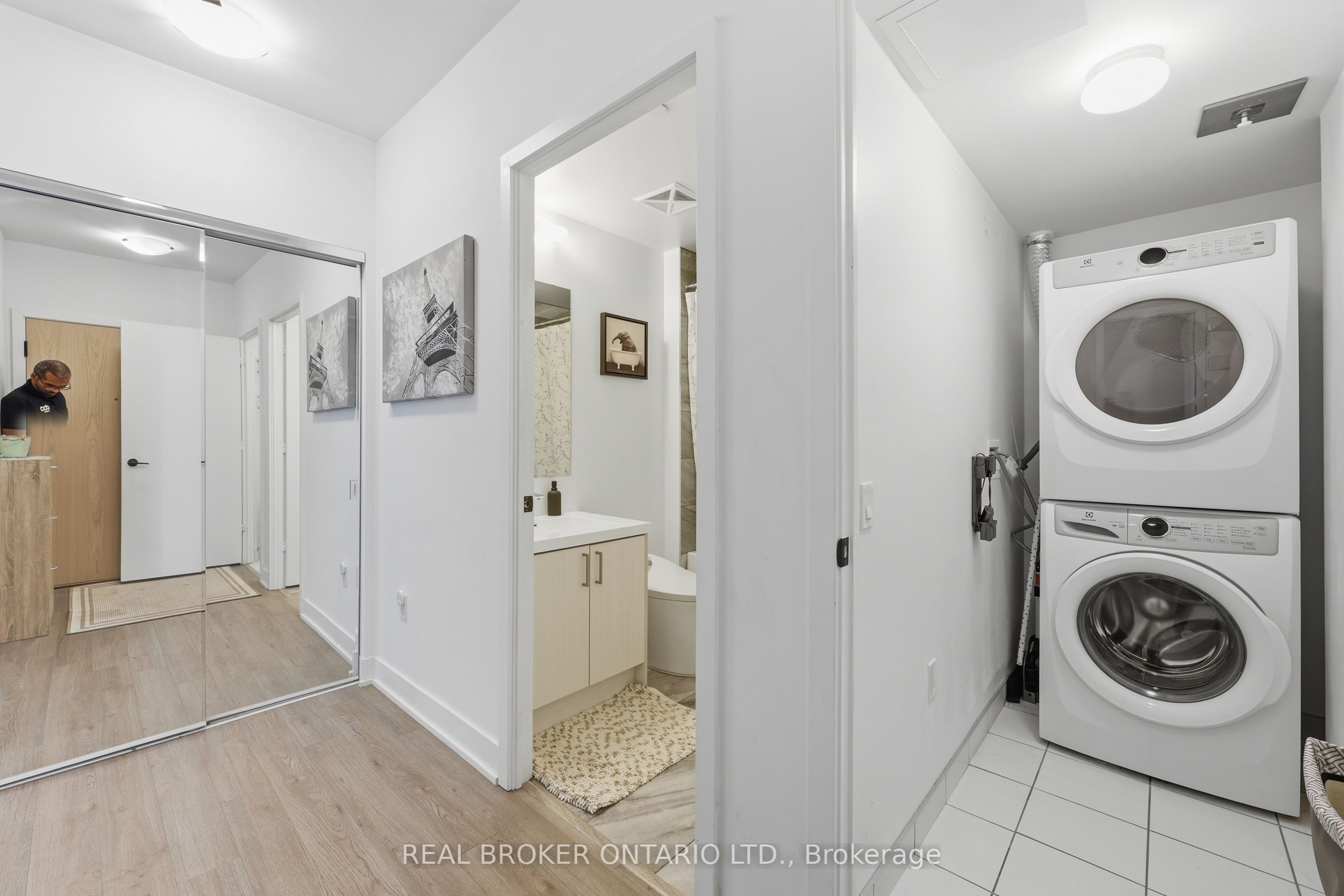 50 George Butchart Drive 608 Property Photo 25