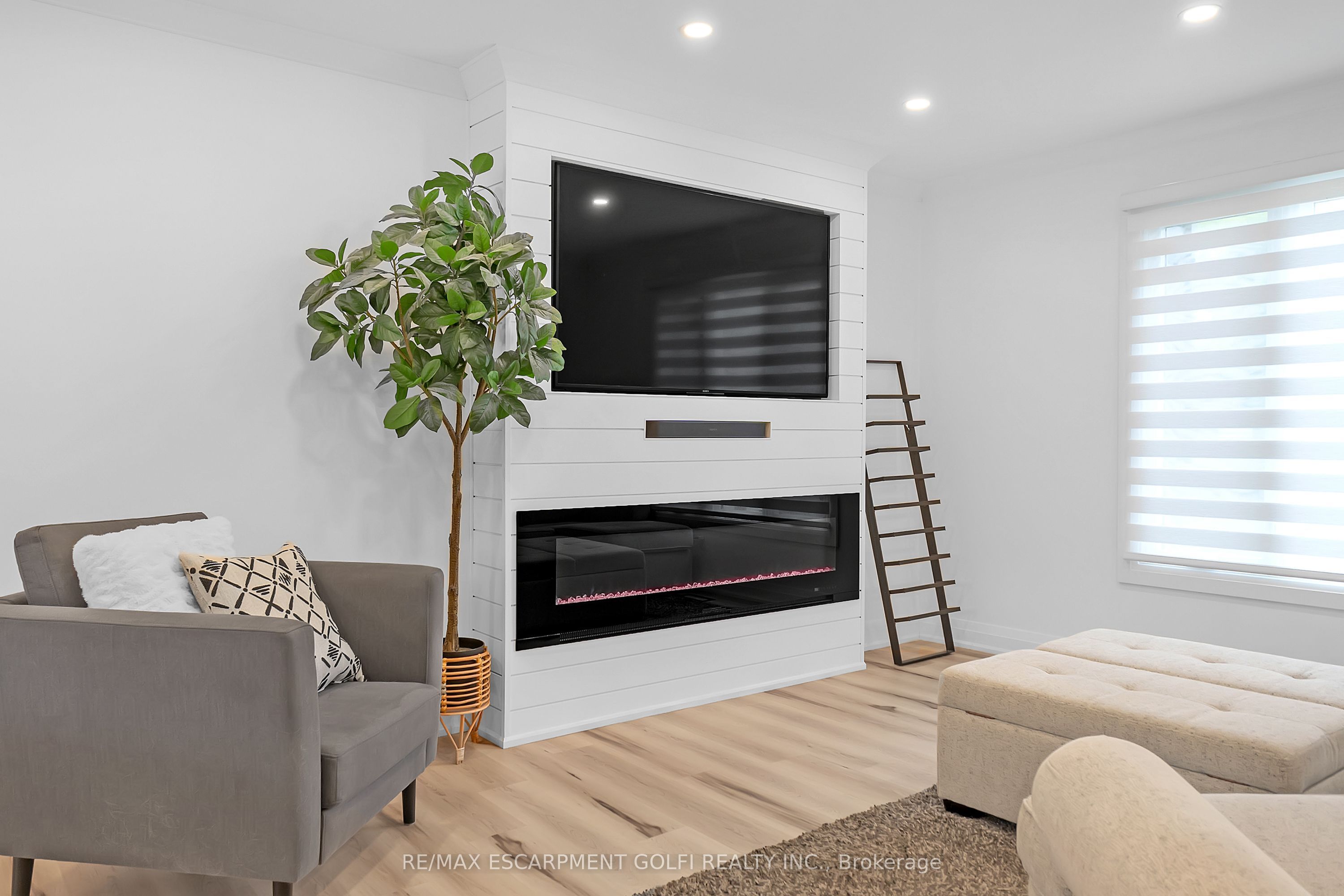 4236 Longmoor Drive Property Photo 8