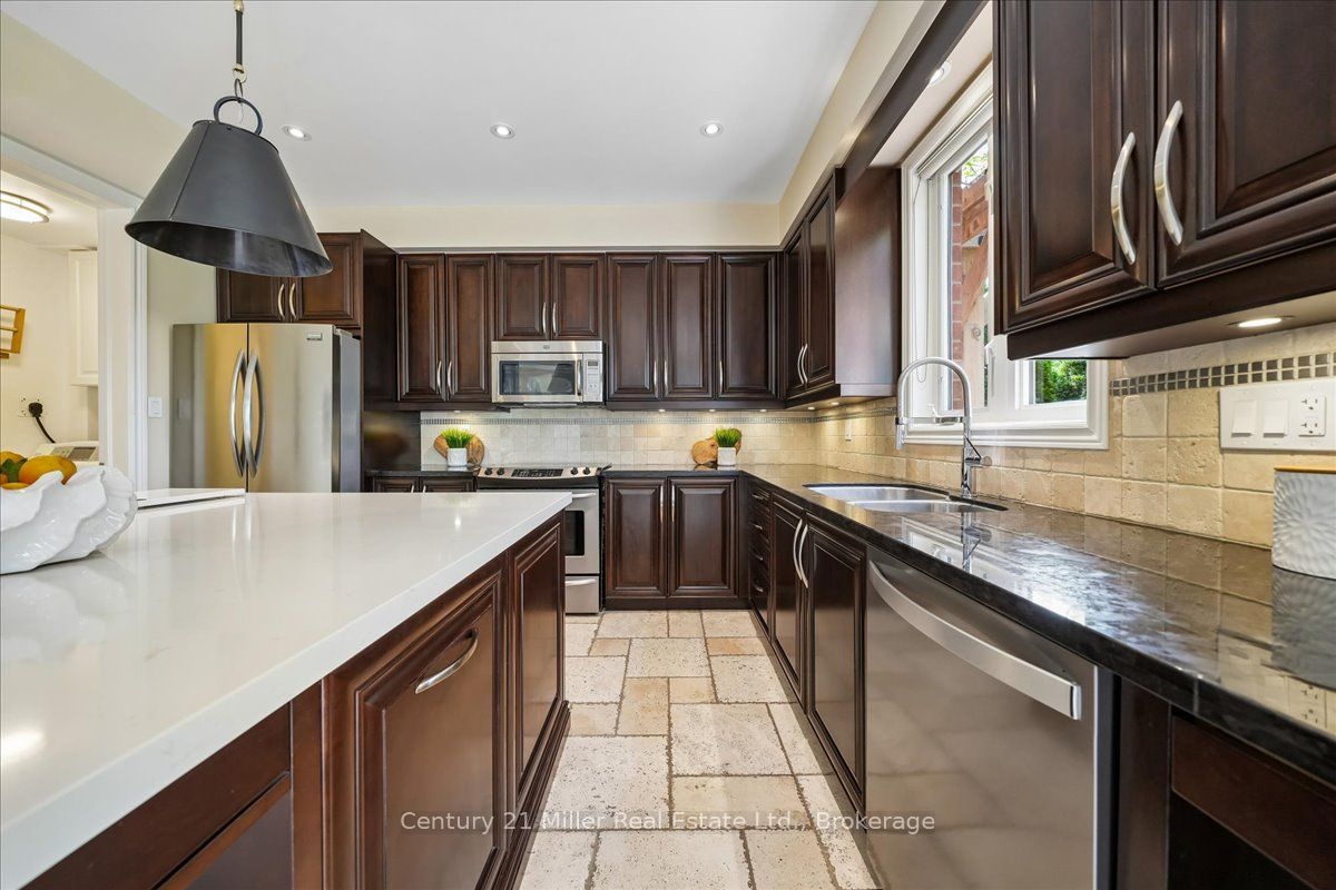 2350 Valleyridge Drive Property Photo 12
