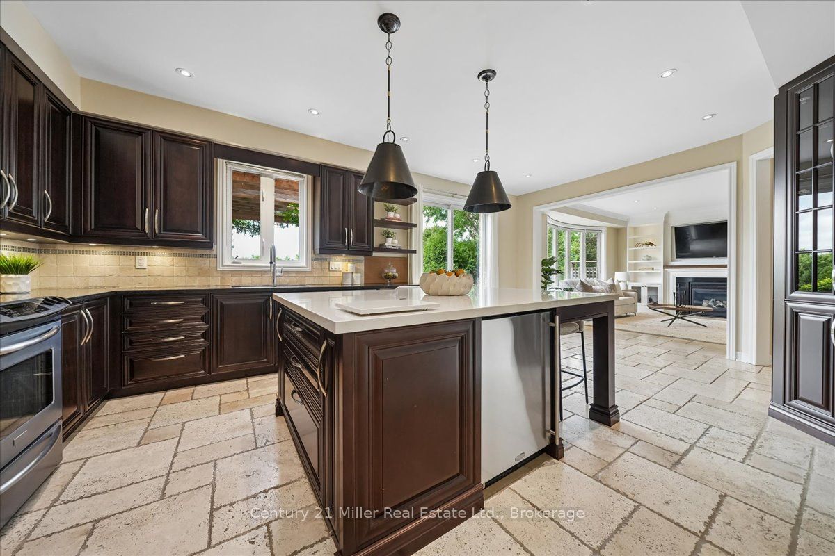 2350 Valleyridge Drive Property Photo 13