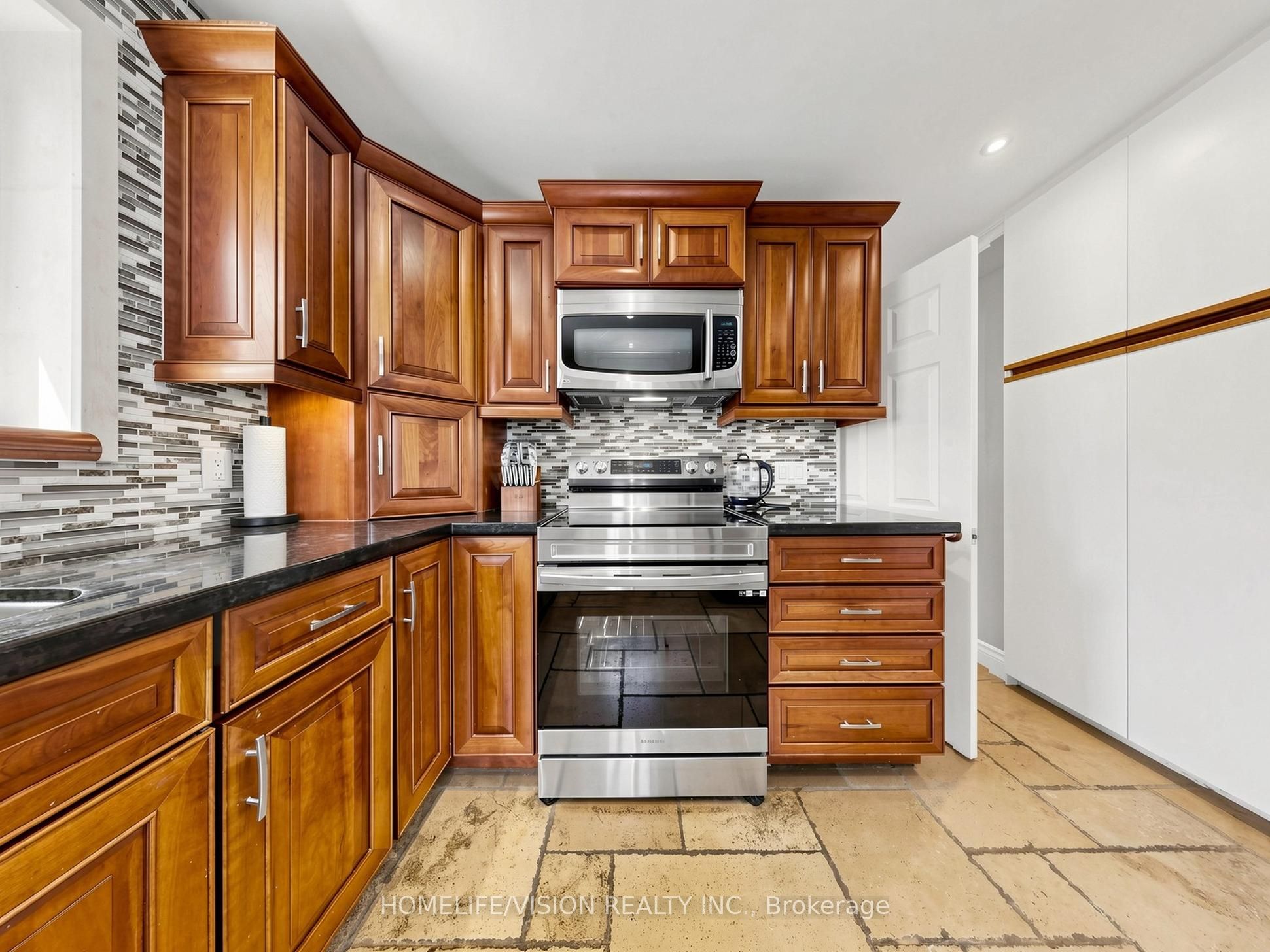 9 Lyndfield Crescent Property Photo 11