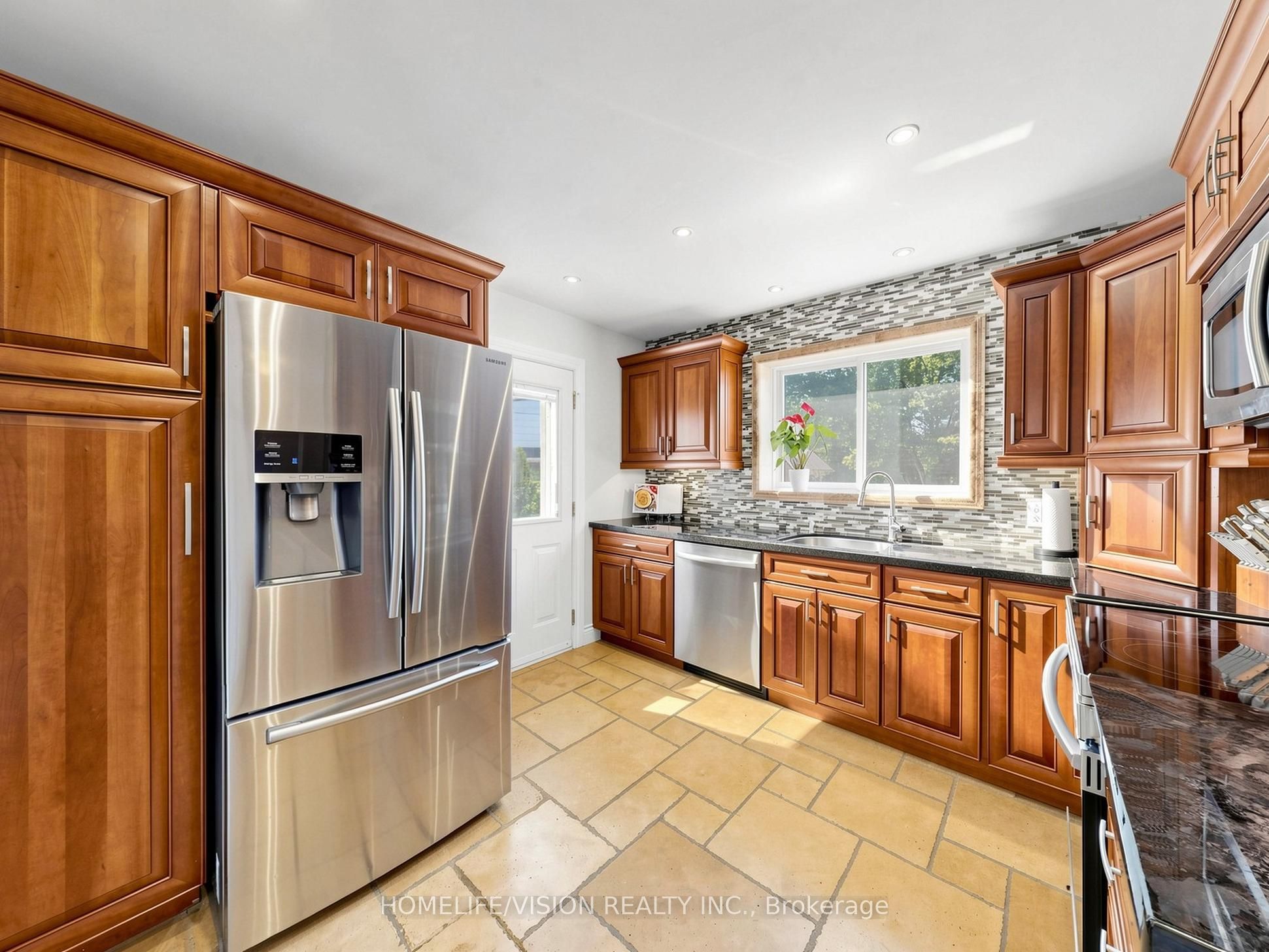9 Lyndfield Crescent Property Photo 12