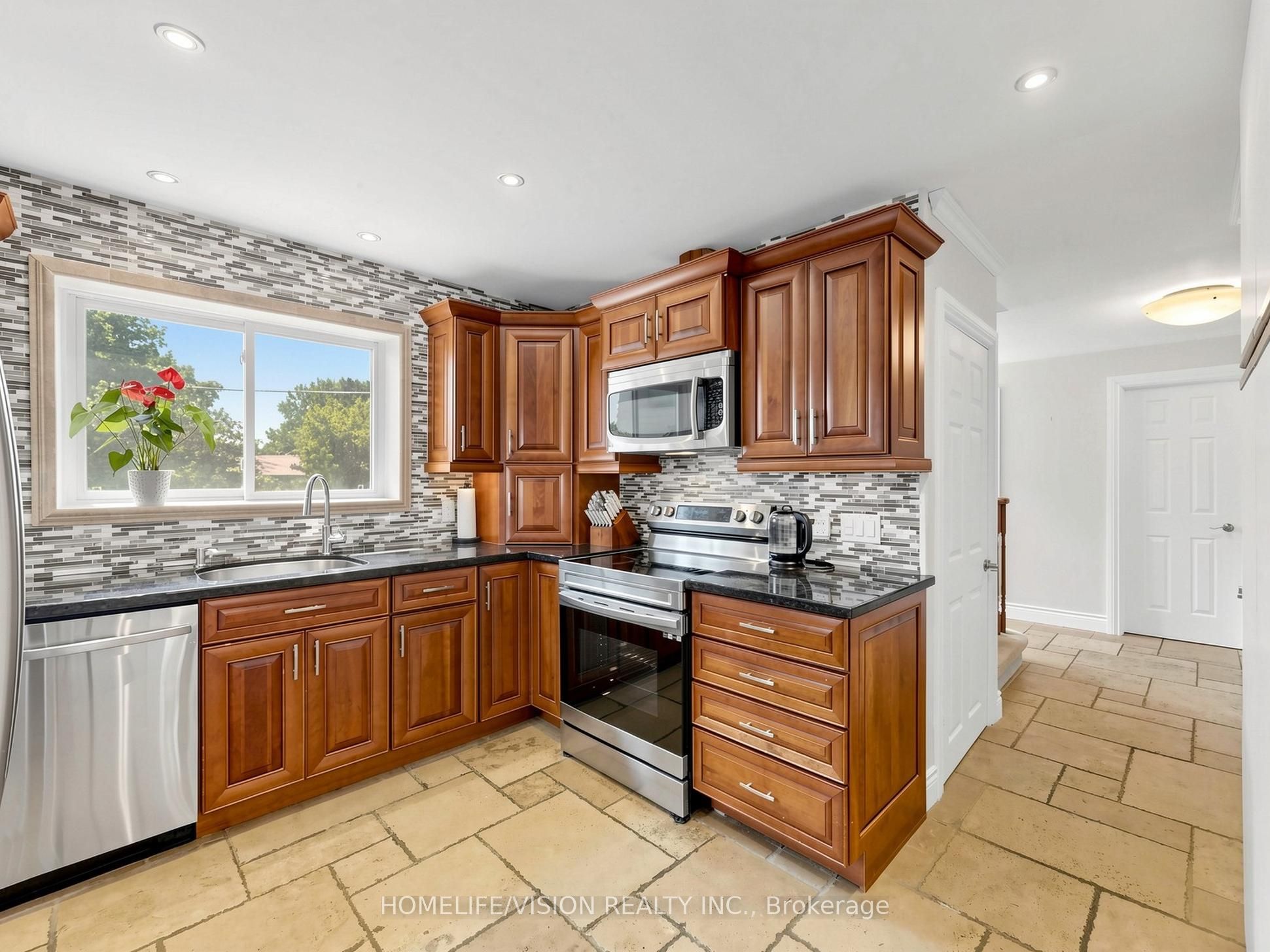 9 Lyndfield Crescent Property Photo 13