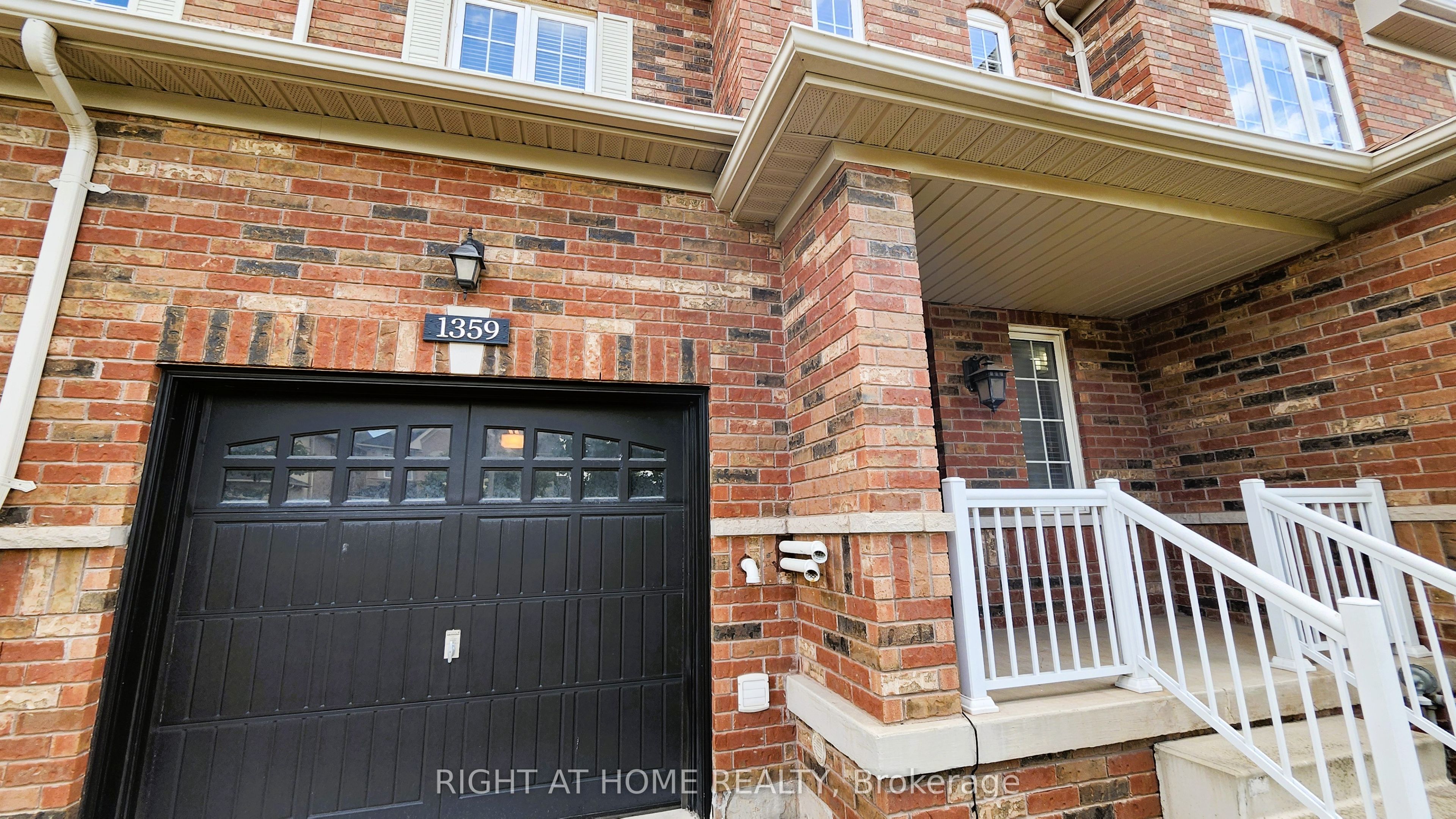 1359 Kestell Boulevard Property Photo 1