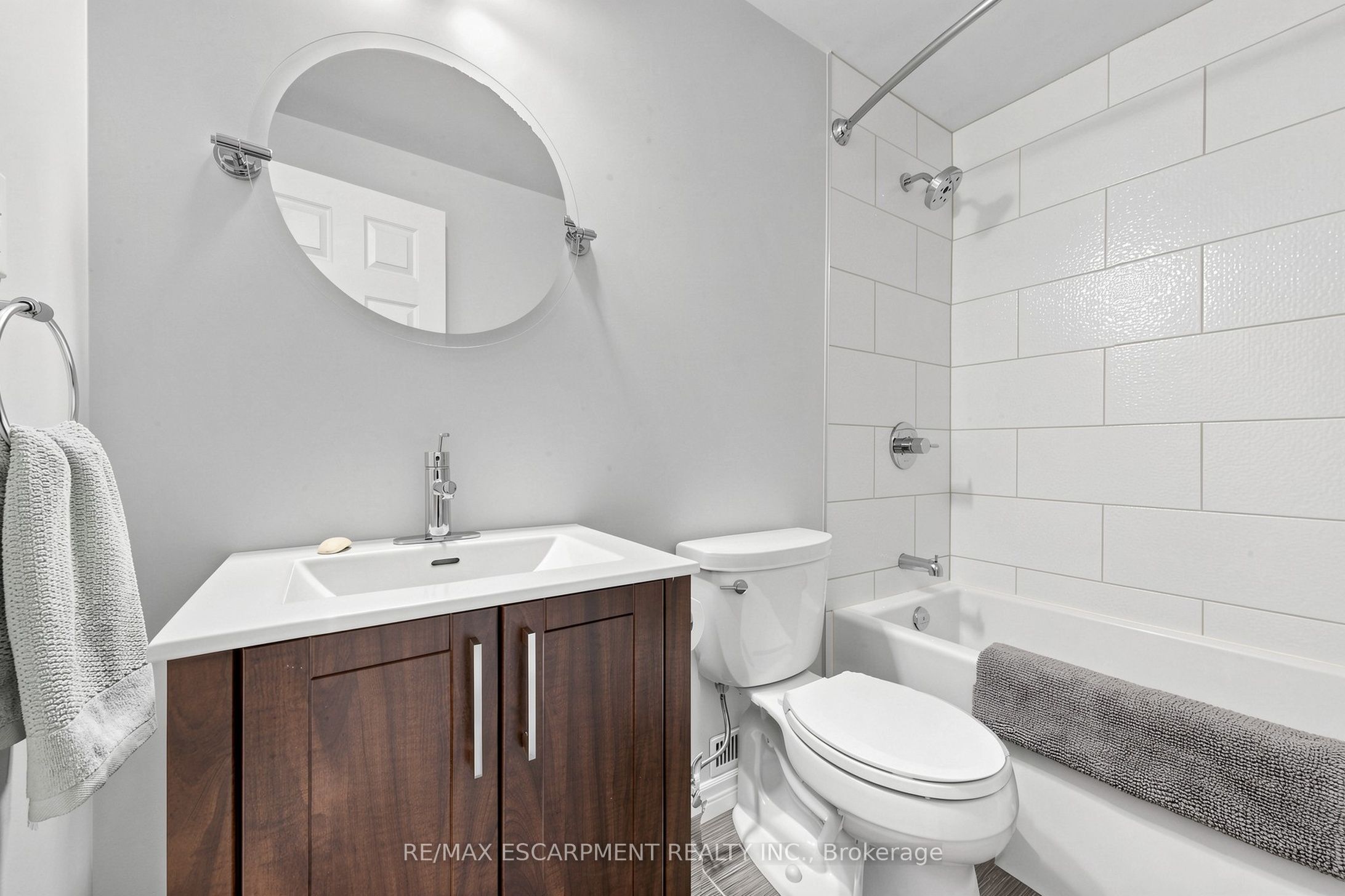 2208 Lancaster Crescent Property Photo 33