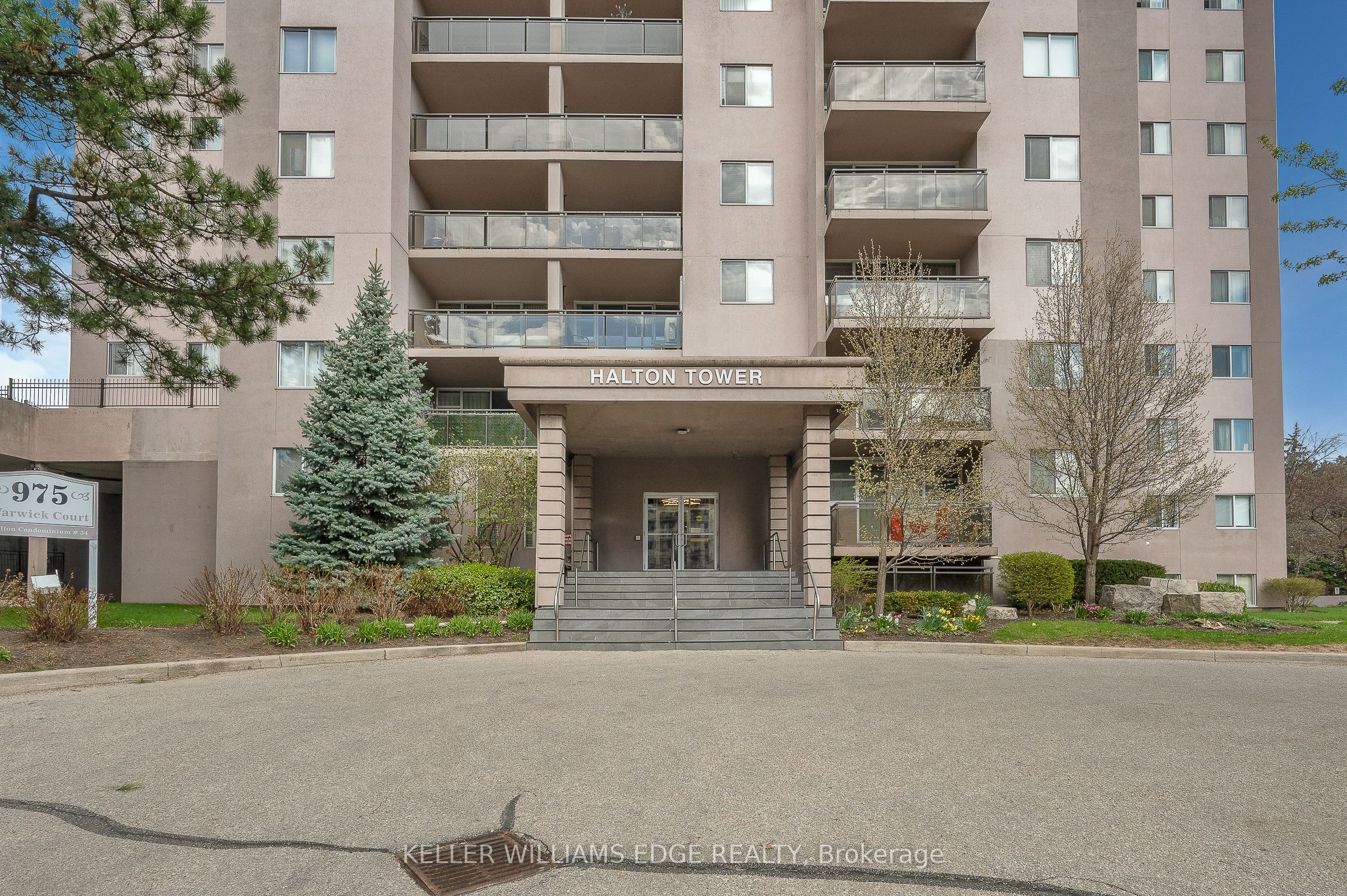 975 Warwick Court 708 Property Photo 6
