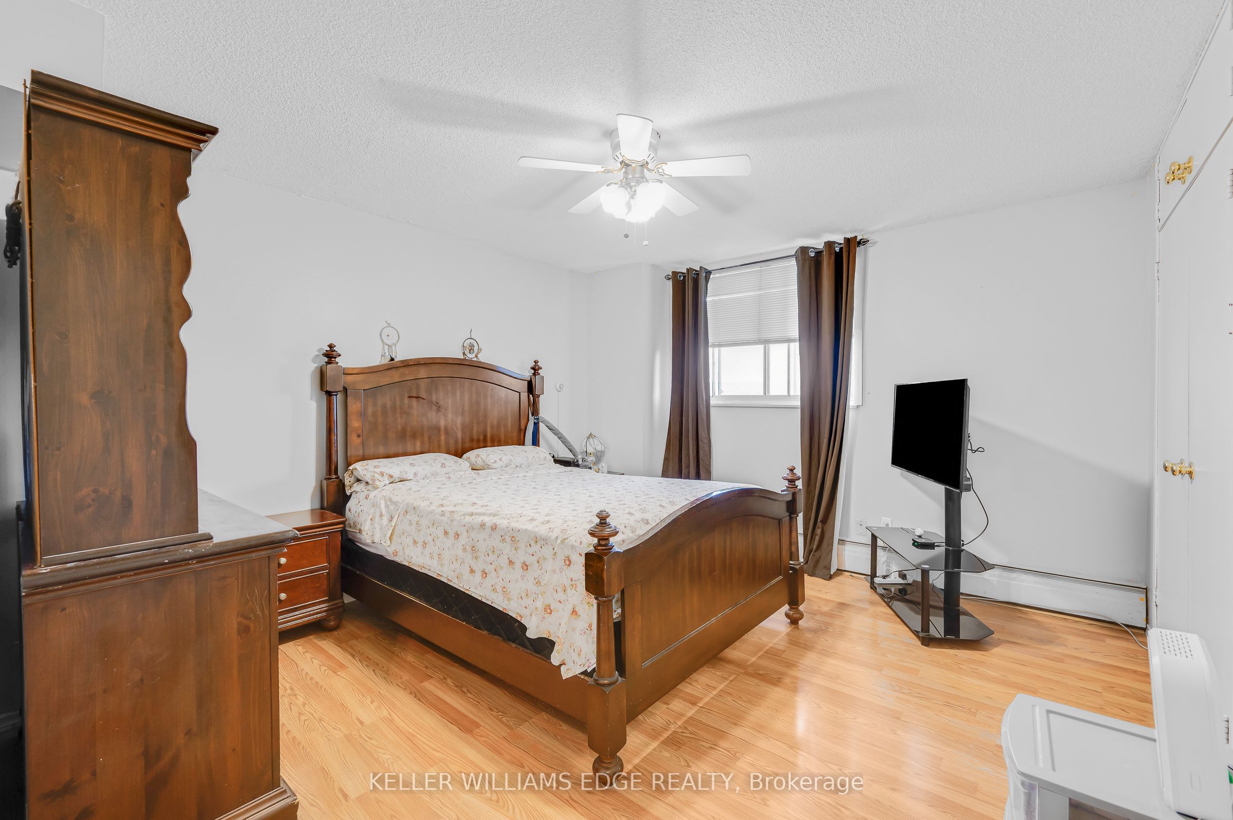 975 Warwick Court 708 Property Photo 23