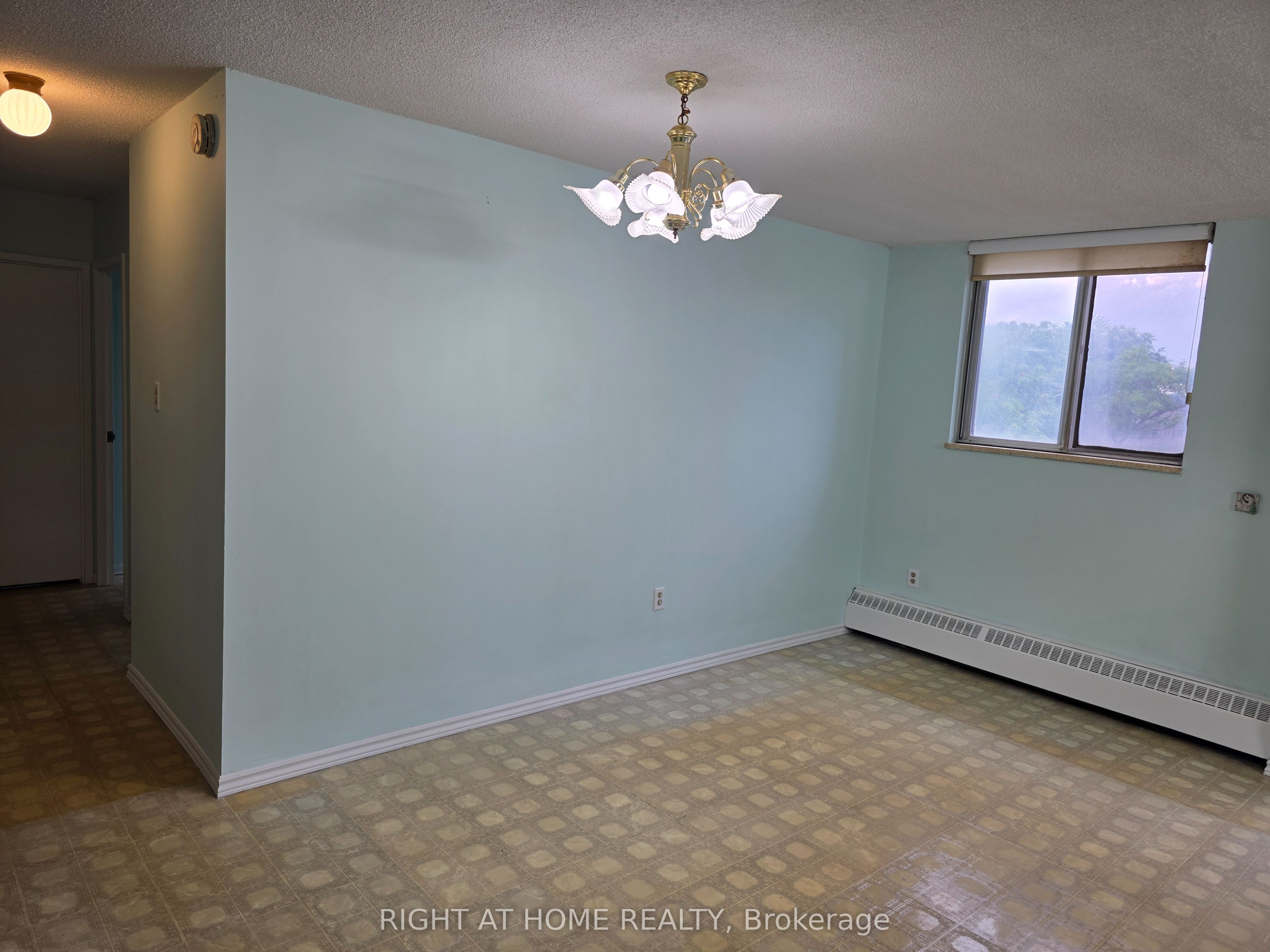 50 Lotherton Pathway 302 Property Photo 6