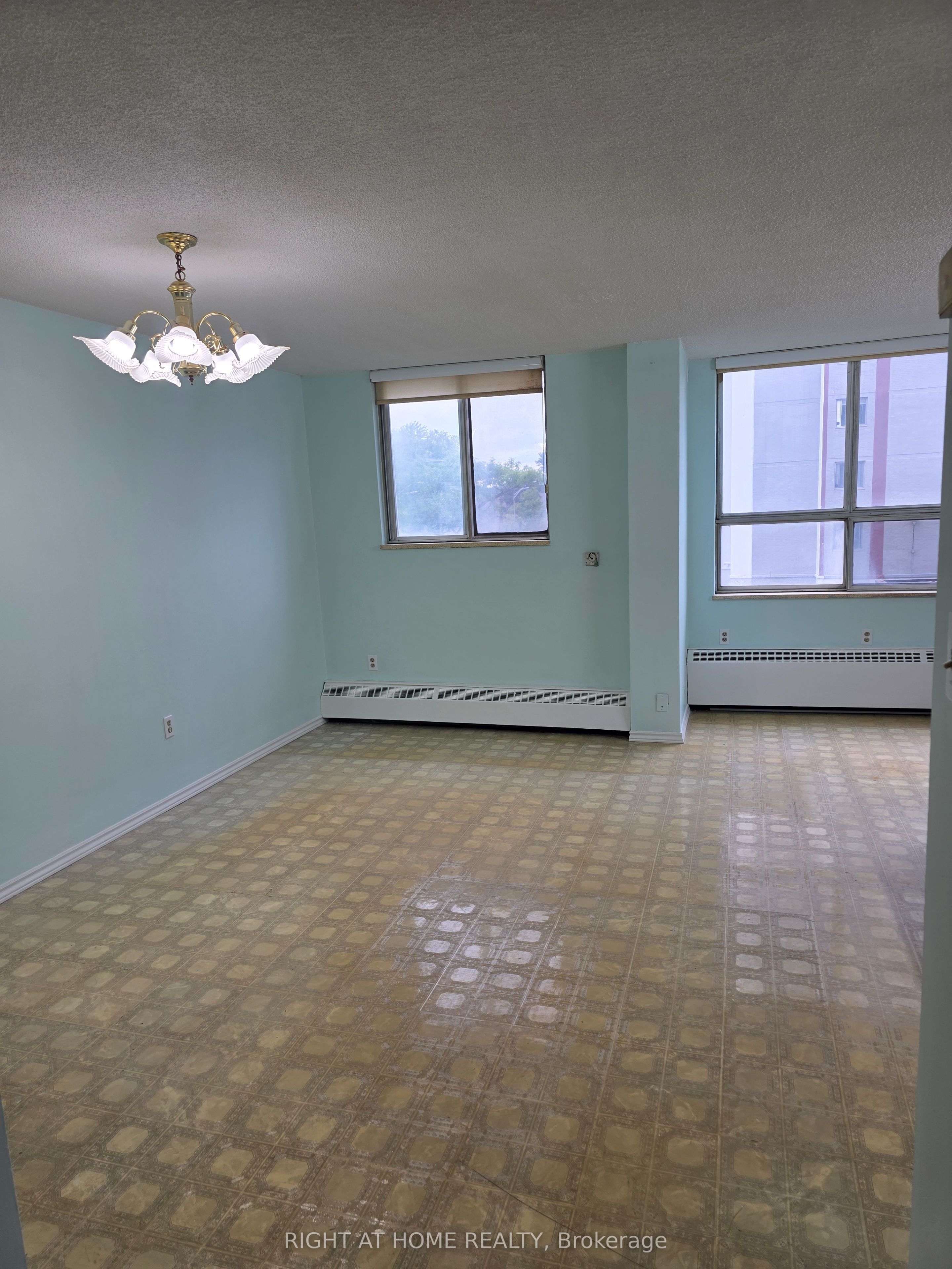 50 Lotherton Pathway 302 Property Photo 8