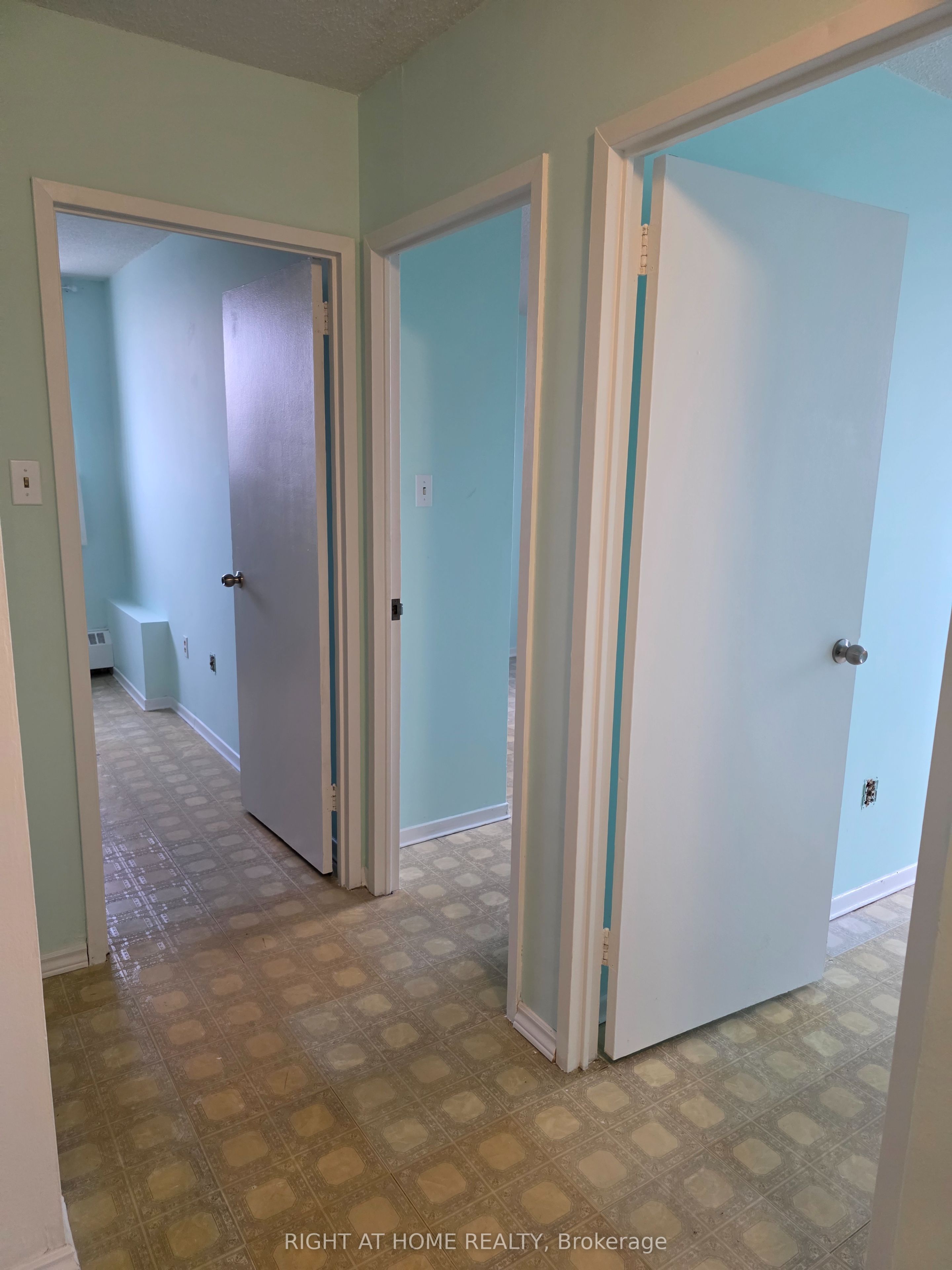 50 Lotherton Pathway 302 Property Photo 10
