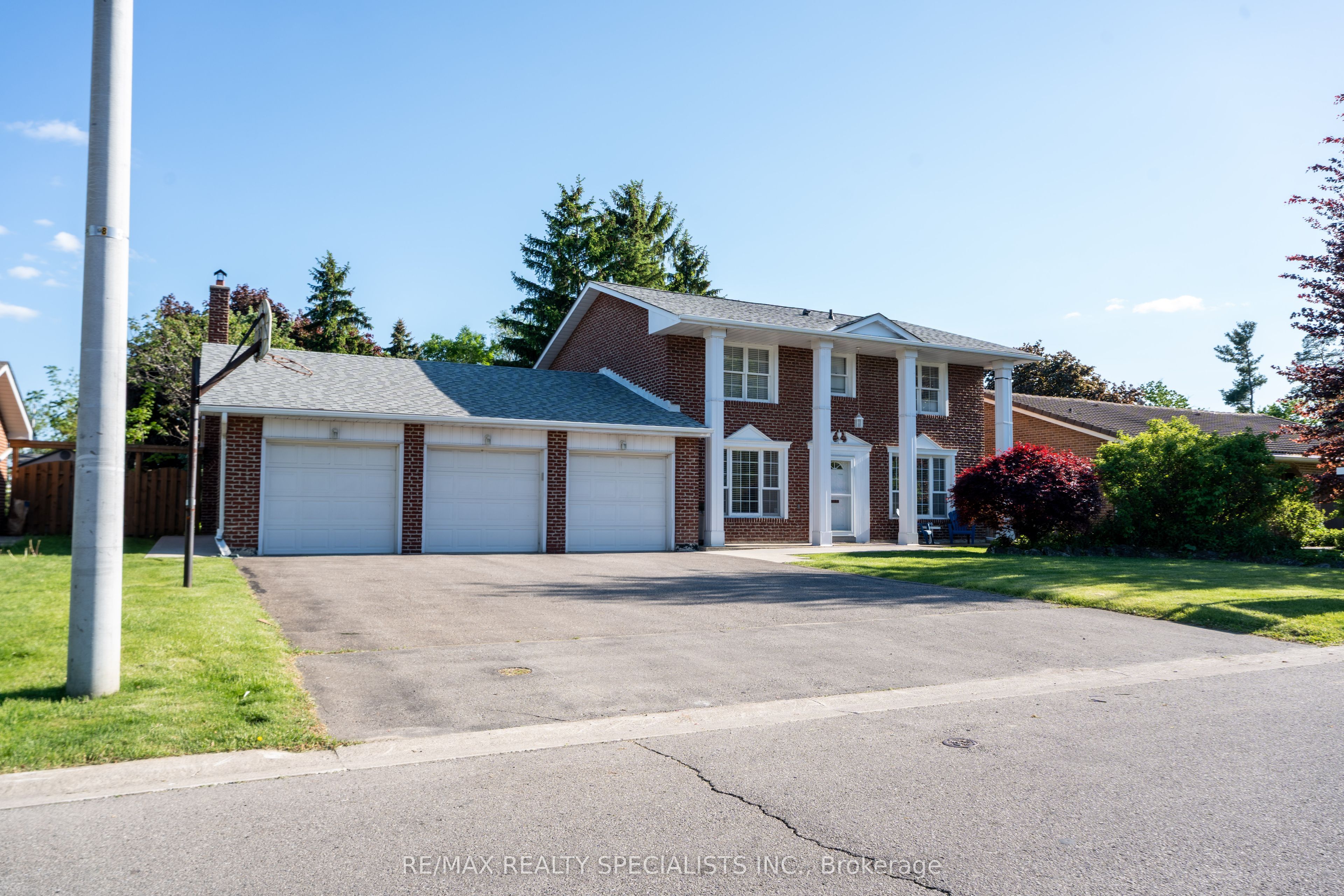 8 River View Drive Property Photo 2