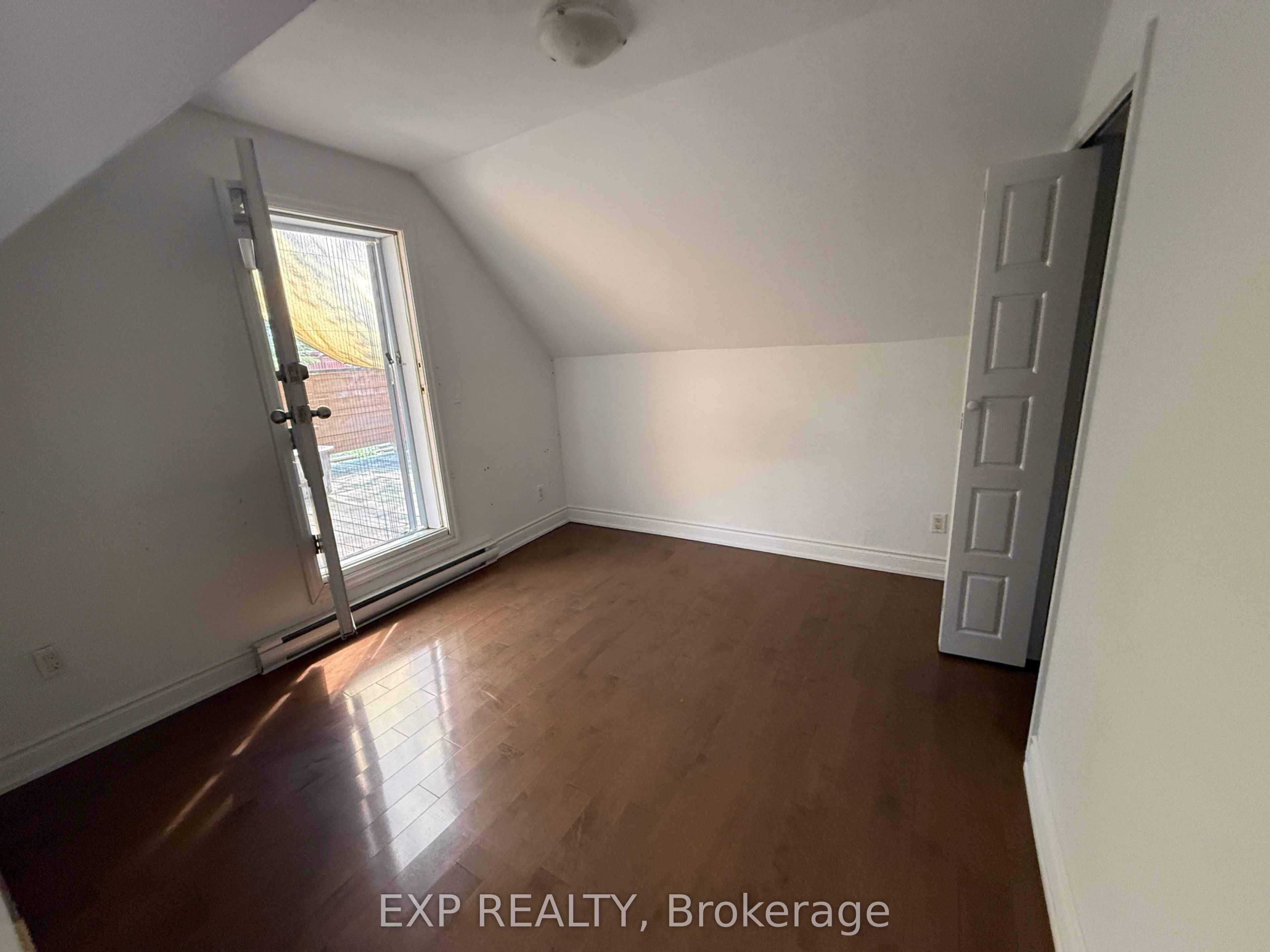 7 Lansdowne Avenue 2f And 3f Property Photo 3