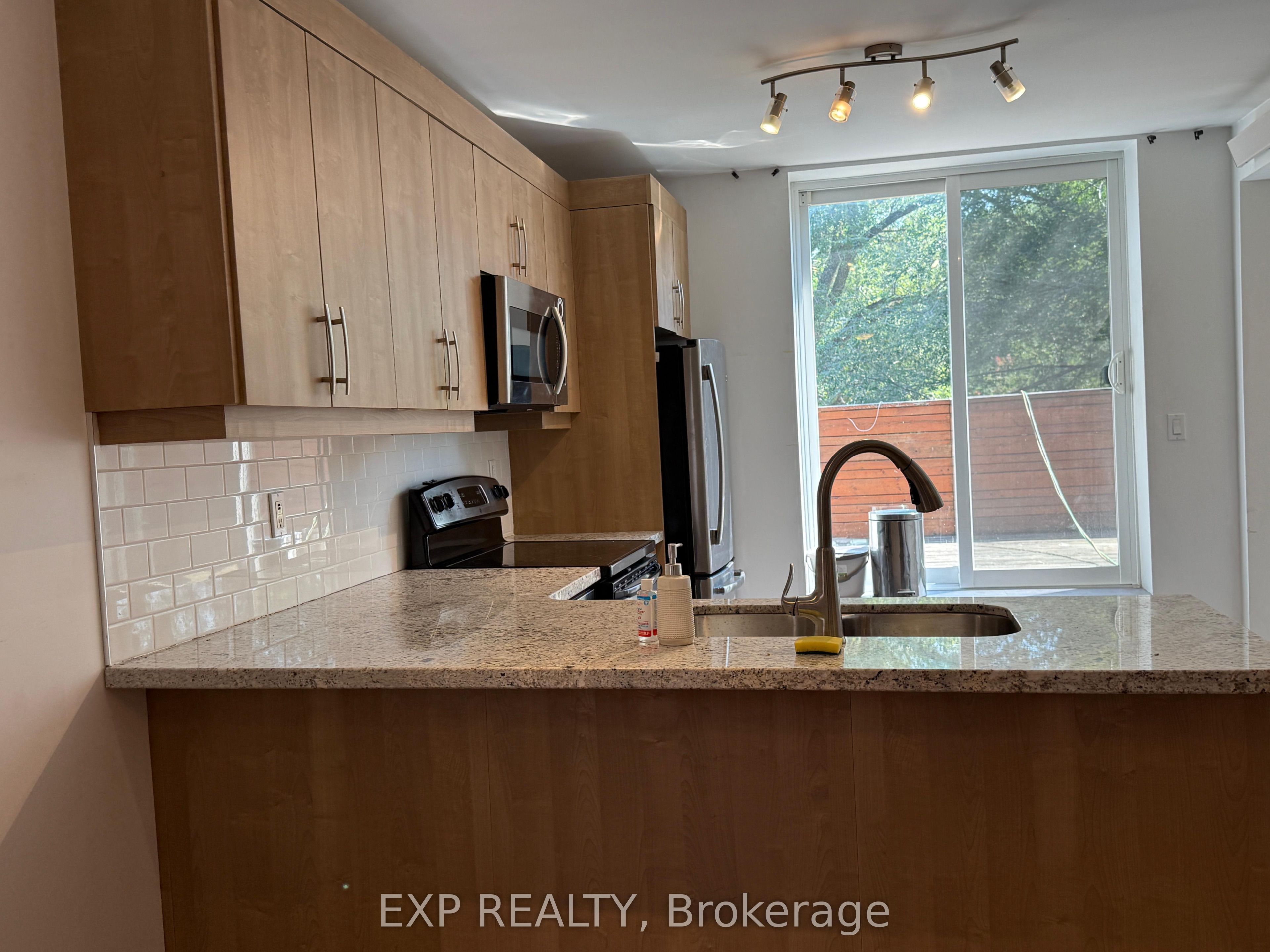 7 Lansdowne Avenue 2f And 3f Property Photo 20