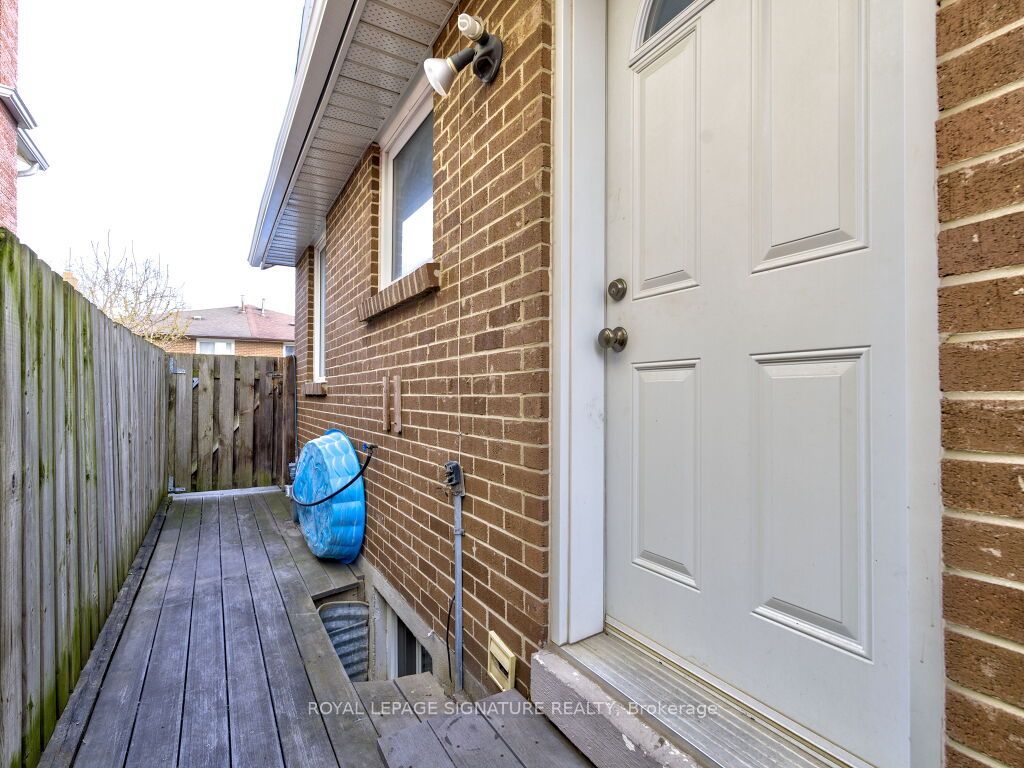 370 Hansen Road Property Photo 1