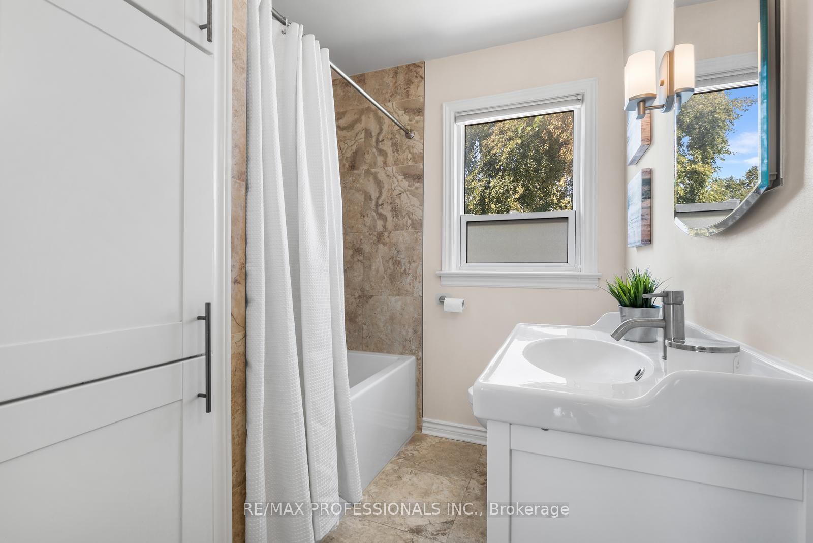 21 Brendwin Road Property Photo 17