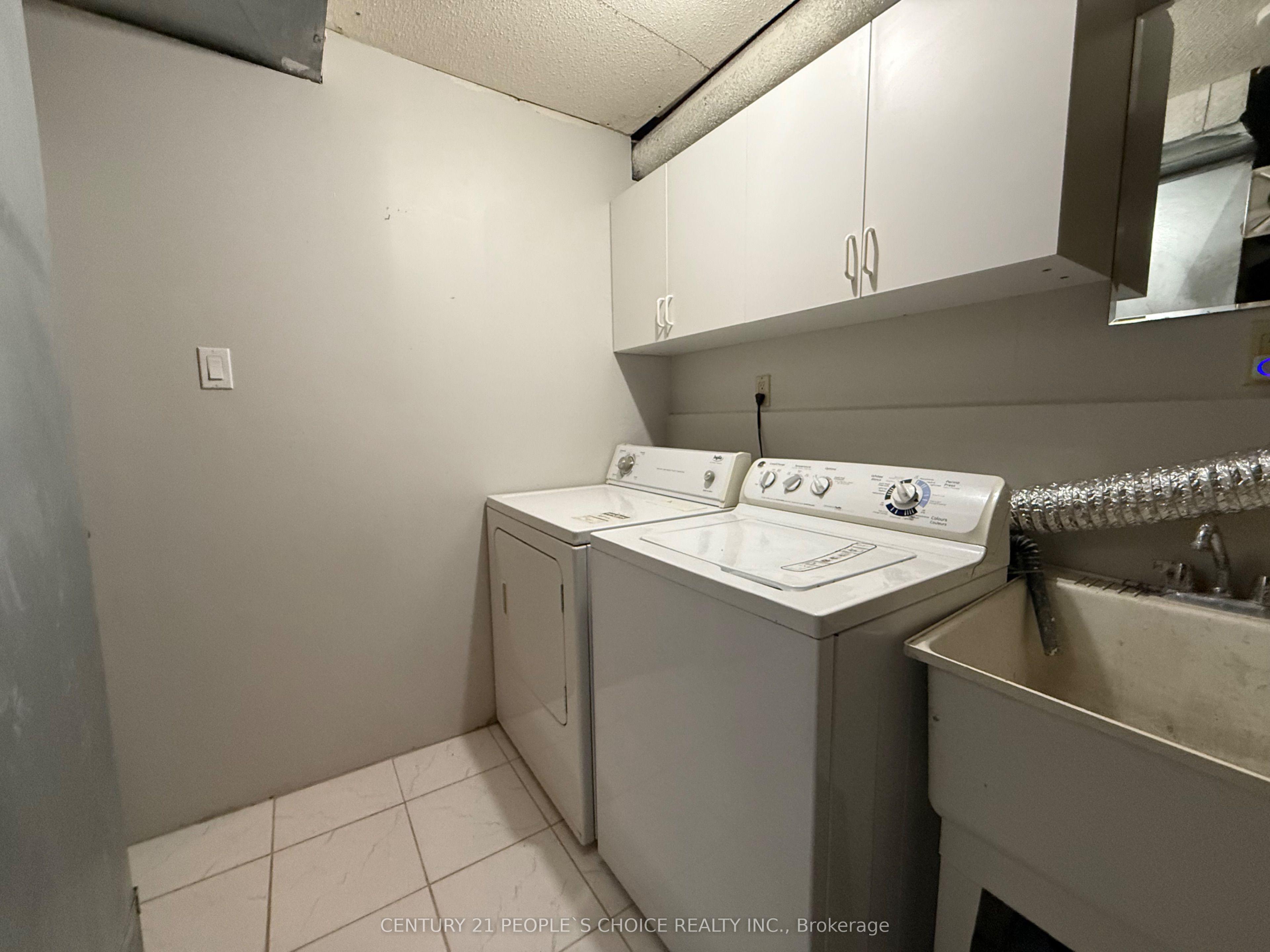 2906 Peacock Drive Bsmt Property Photo 27