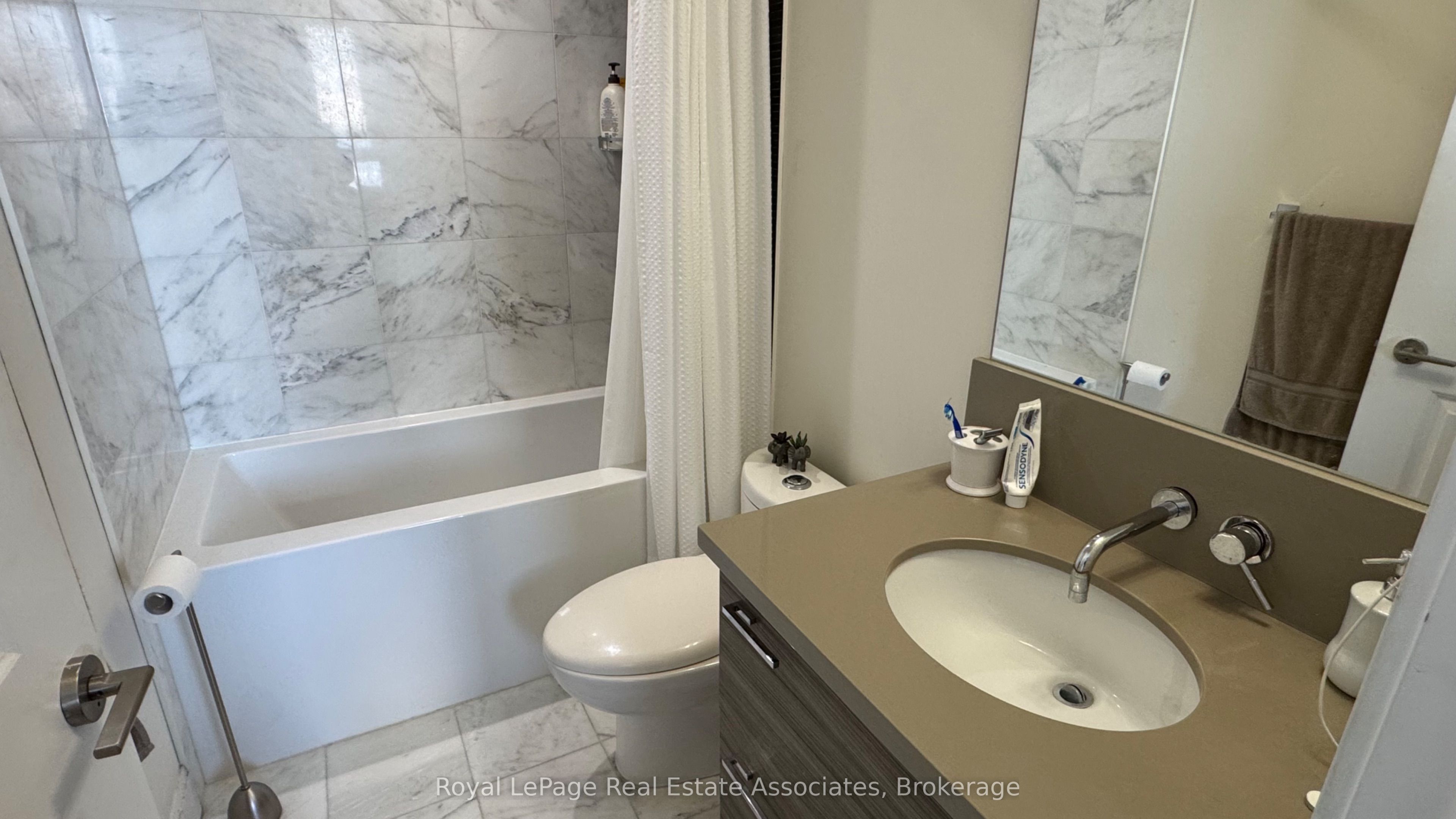 33 Shore Breeze Drive 3010 Property Photo 14