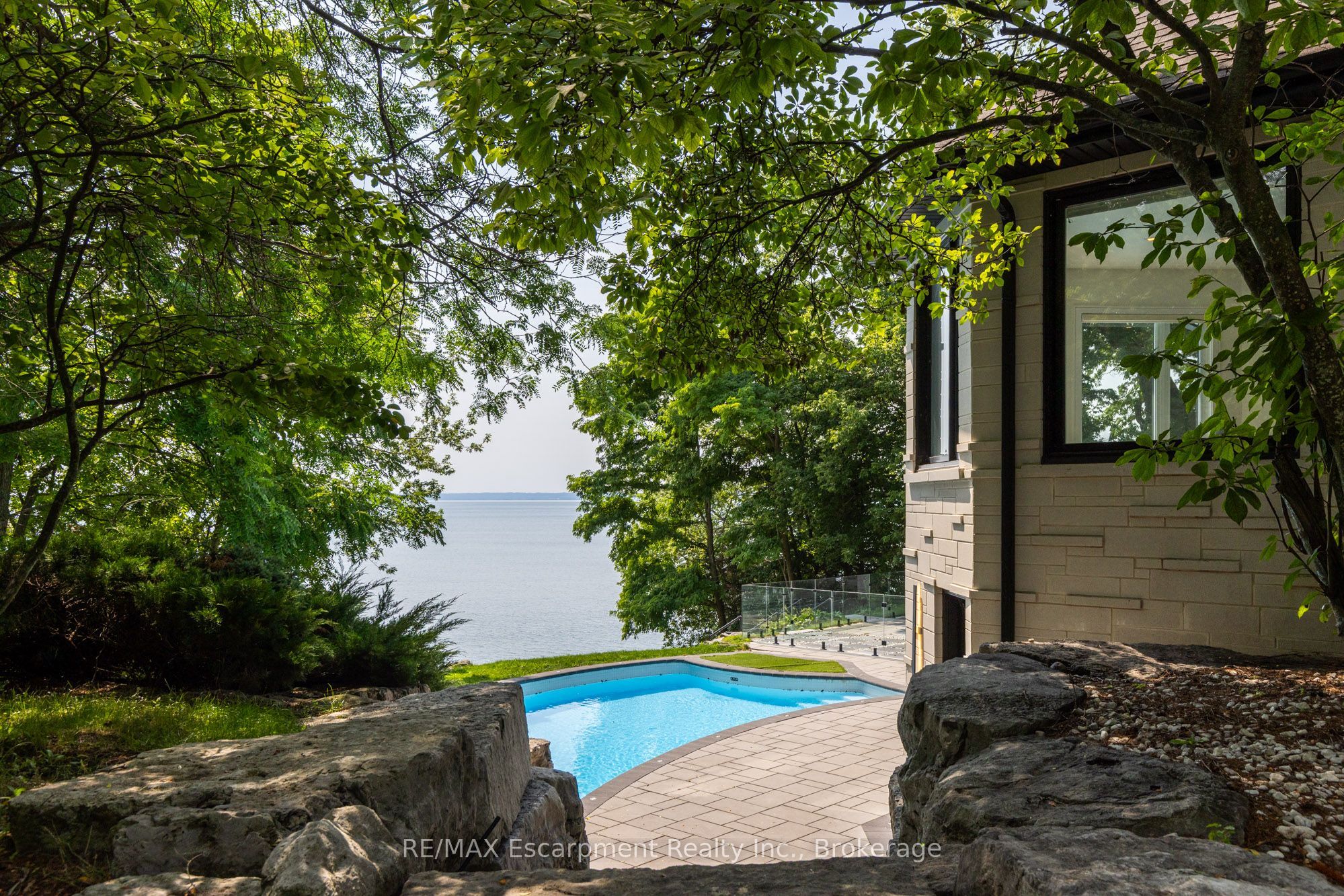 100 Appleby Place Property Photo 5