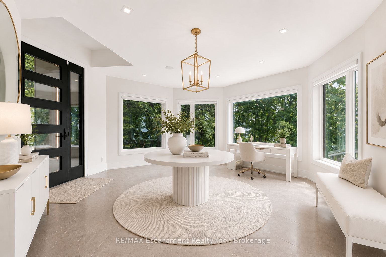 100 Appleby Place Property Photo 9